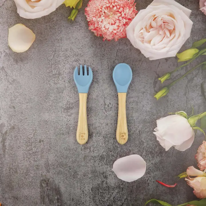 Kūdikių valgymo įrankių rinkinys – bambukas + silikoninas MĖLYNAS