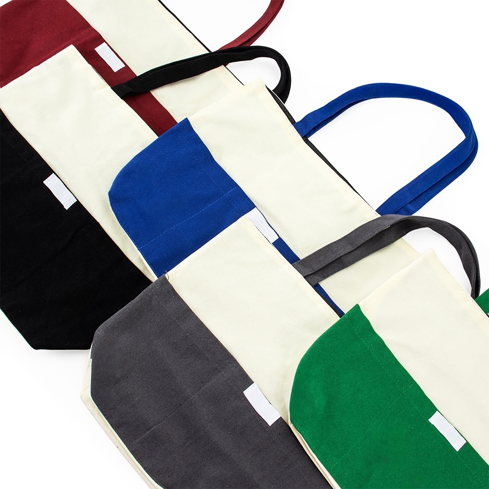 Totebag em Lona com detalhes Colorido e bolso frontal