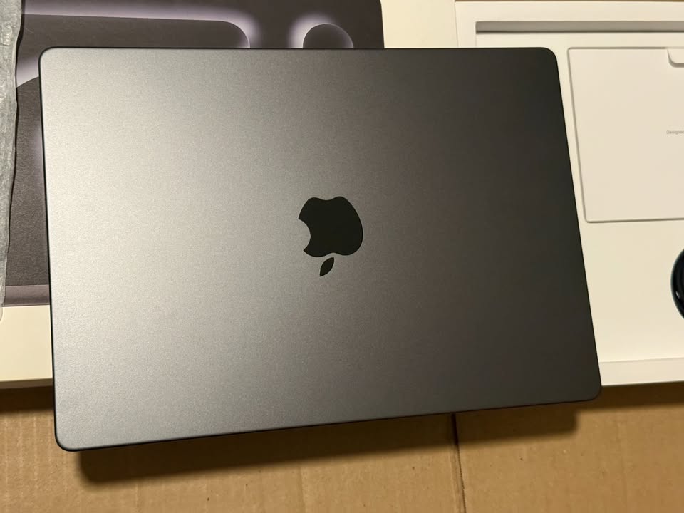 Apple MacBook Pro 14" Laptop Apple M4 Pro chip 24GB Memory 512GB SSD Space Black 