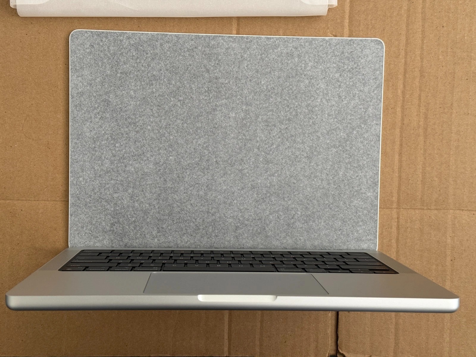 Apple MacBook Pro 14" M4 Pro 24GB RAM 512GB SSD Silver MX2E3LL/A /w 140w Charger