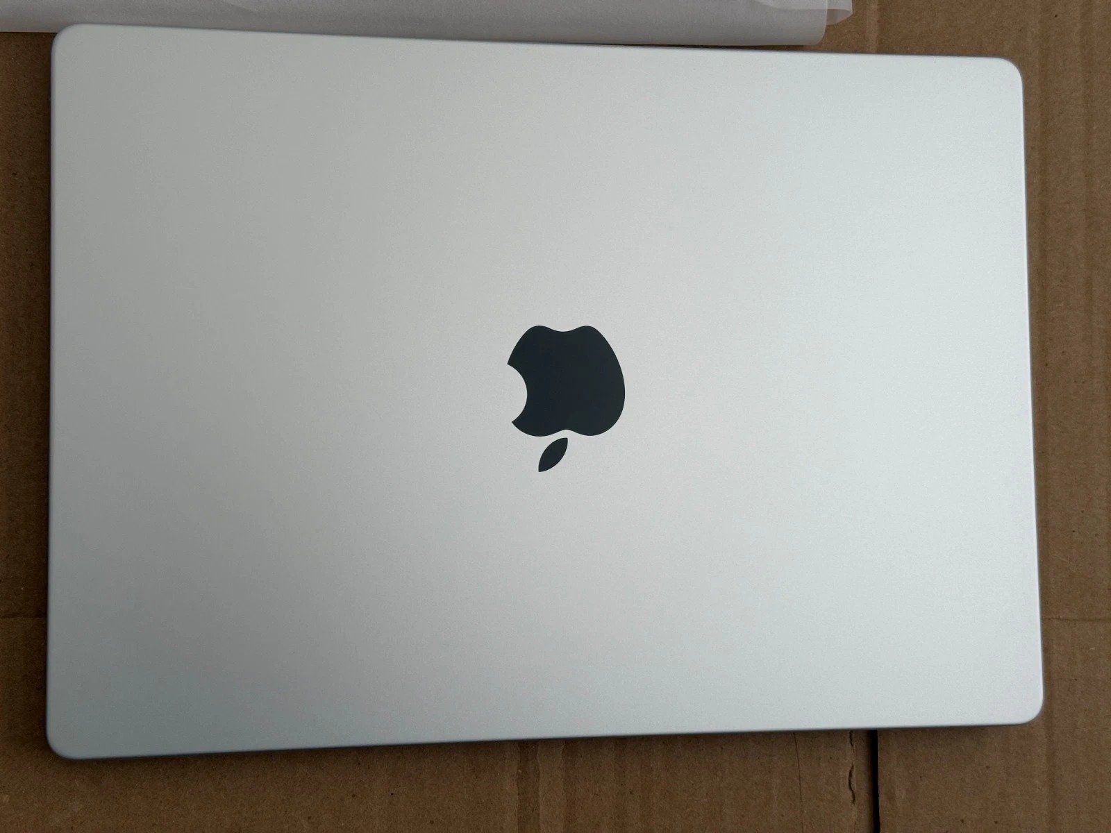 Apple MacBook Pro 14" M4 Pro 24GB RAM 512GB SSD Silver MX2E3LL/A /w 140w Charger