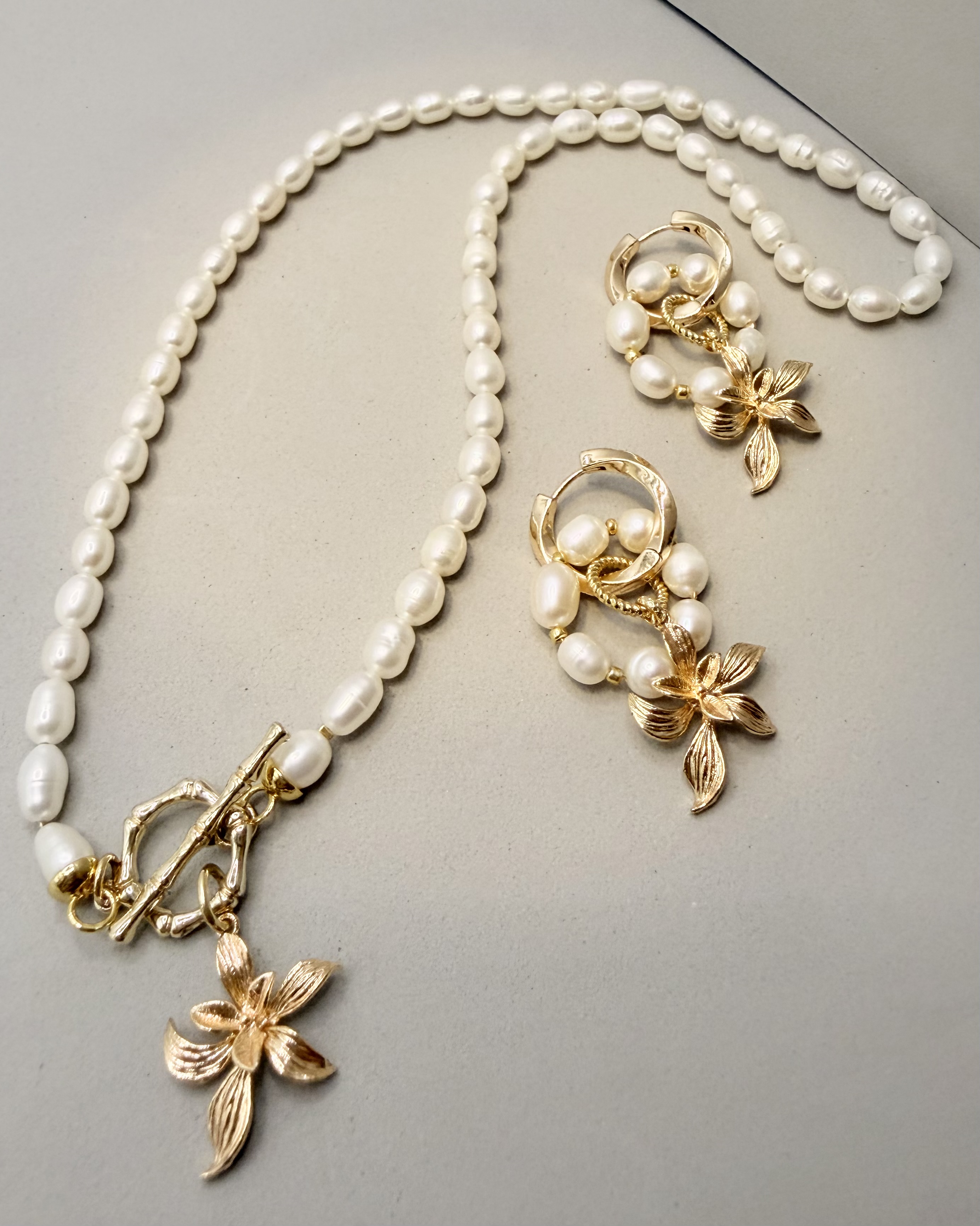 Freshwater Pearl & Gold Flower Jewelry Set