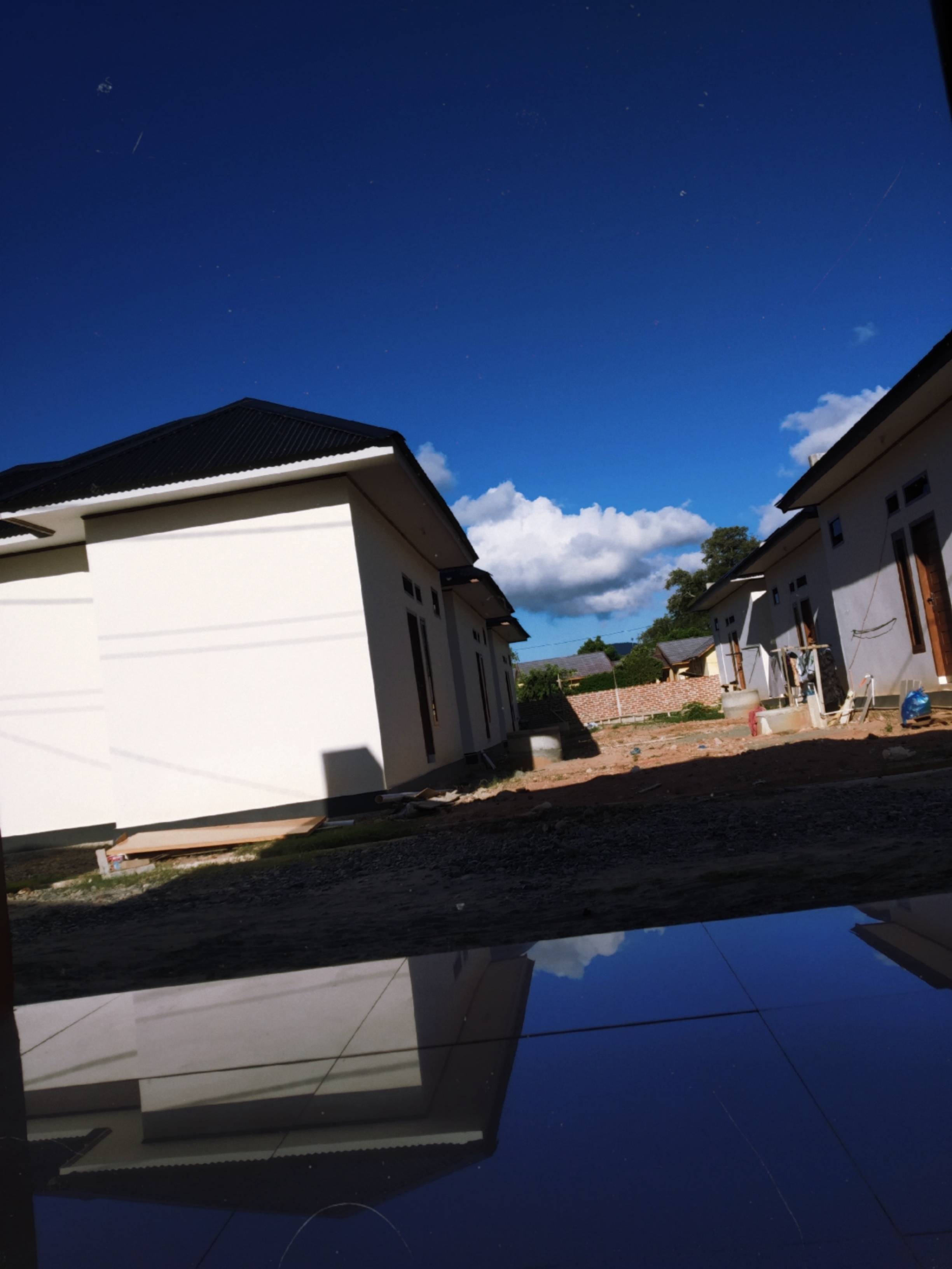Modern House Exterior Photo