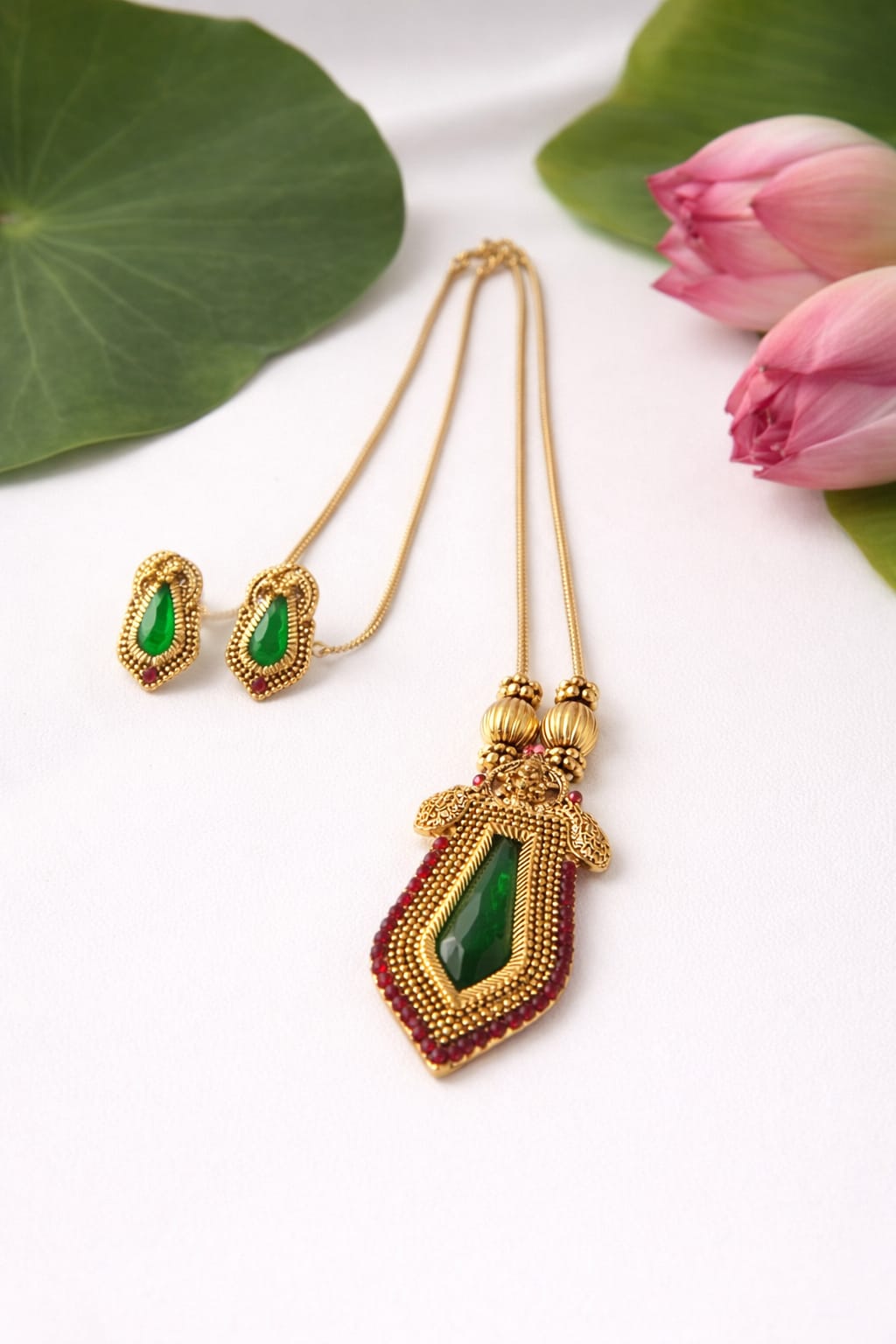 Traditional Green Stone Necklace Set