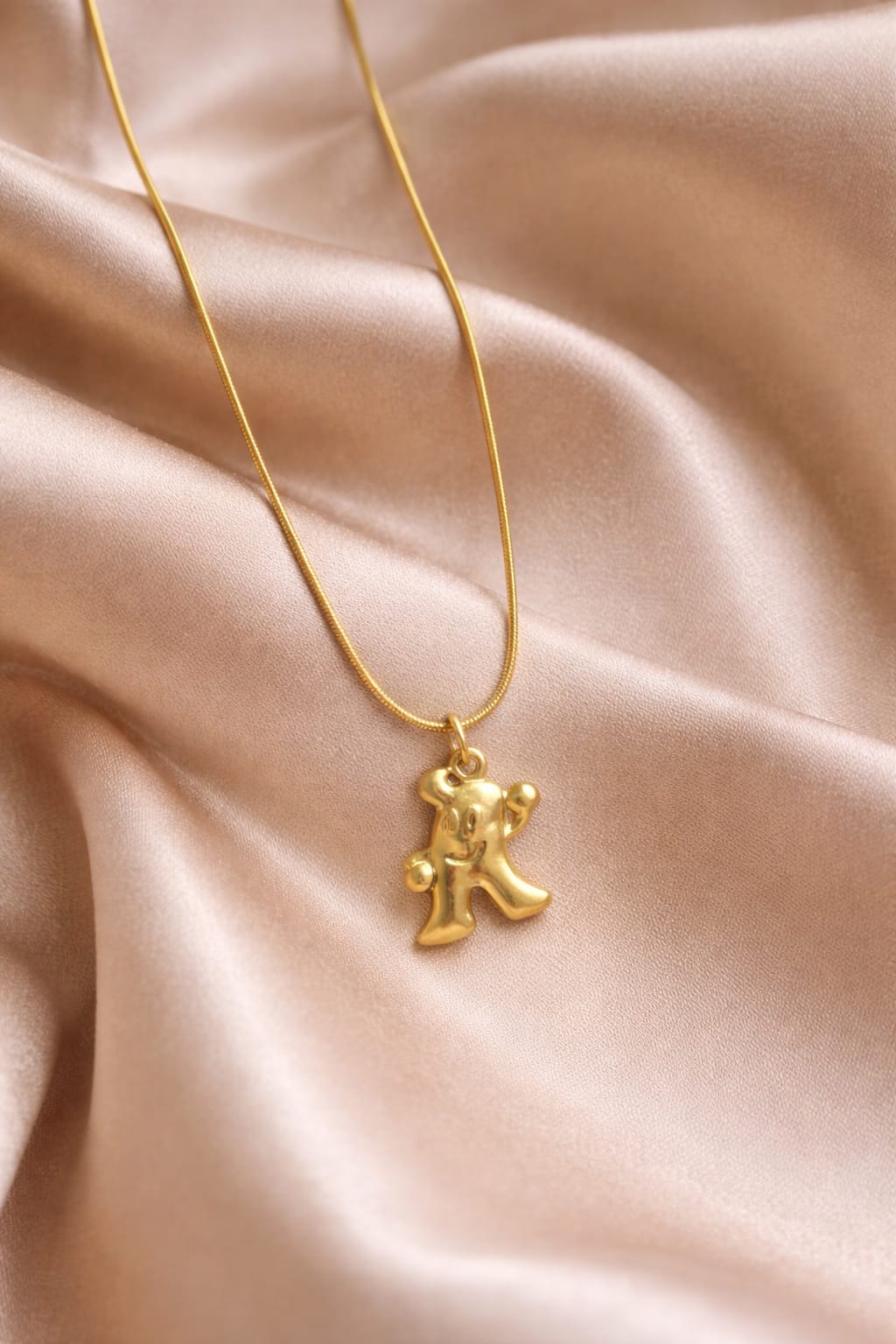 Gold Initial 'R' Pendant Necklace