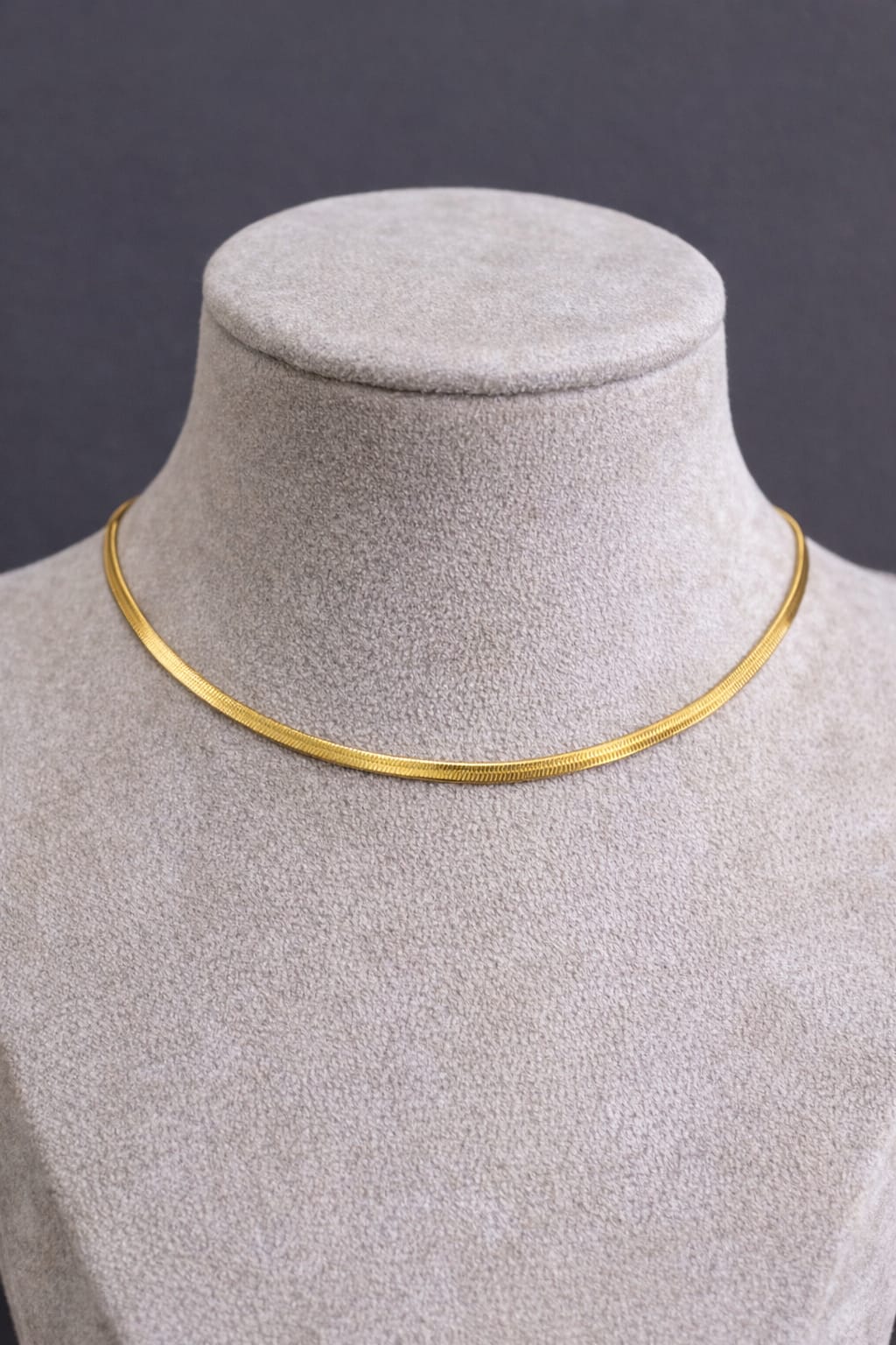 Elegant Gold Choker Necklace