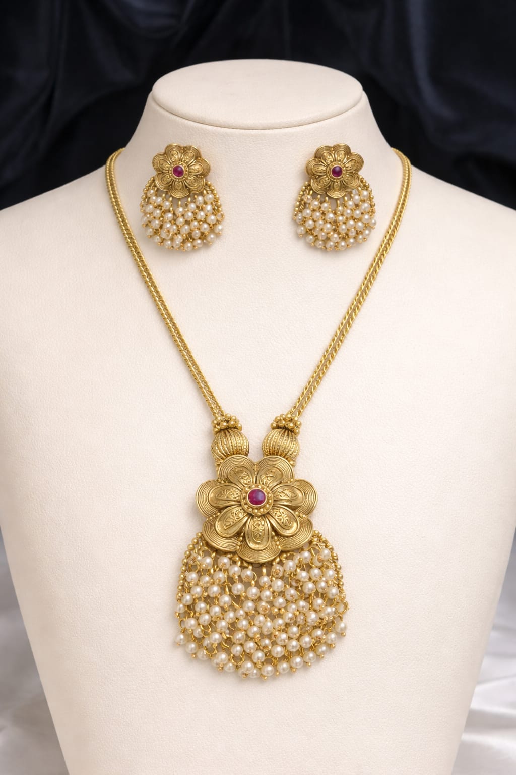 Gold Pearl Necklace Set