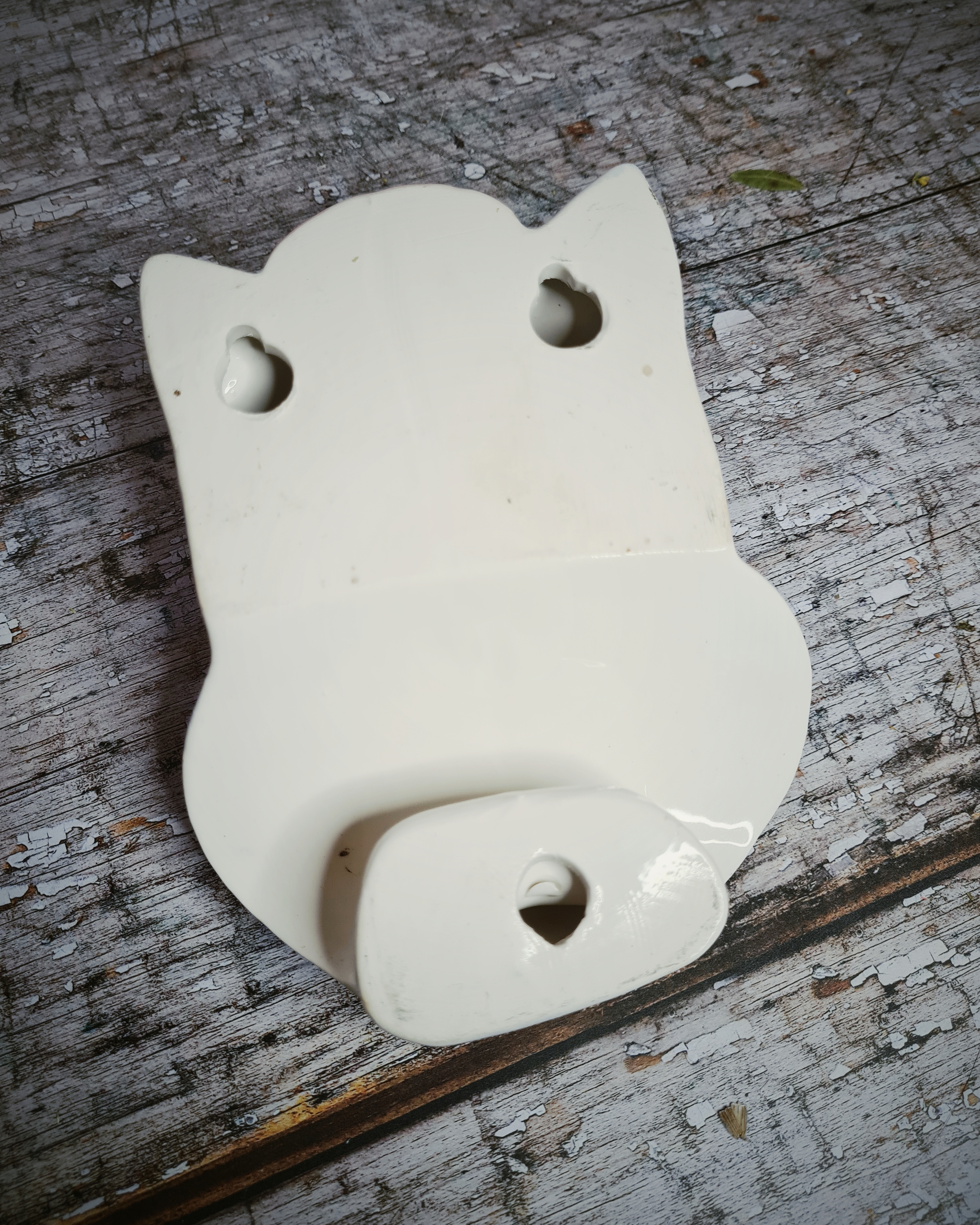 Vintage Kitsch Ceramic Cat Wall Hanging