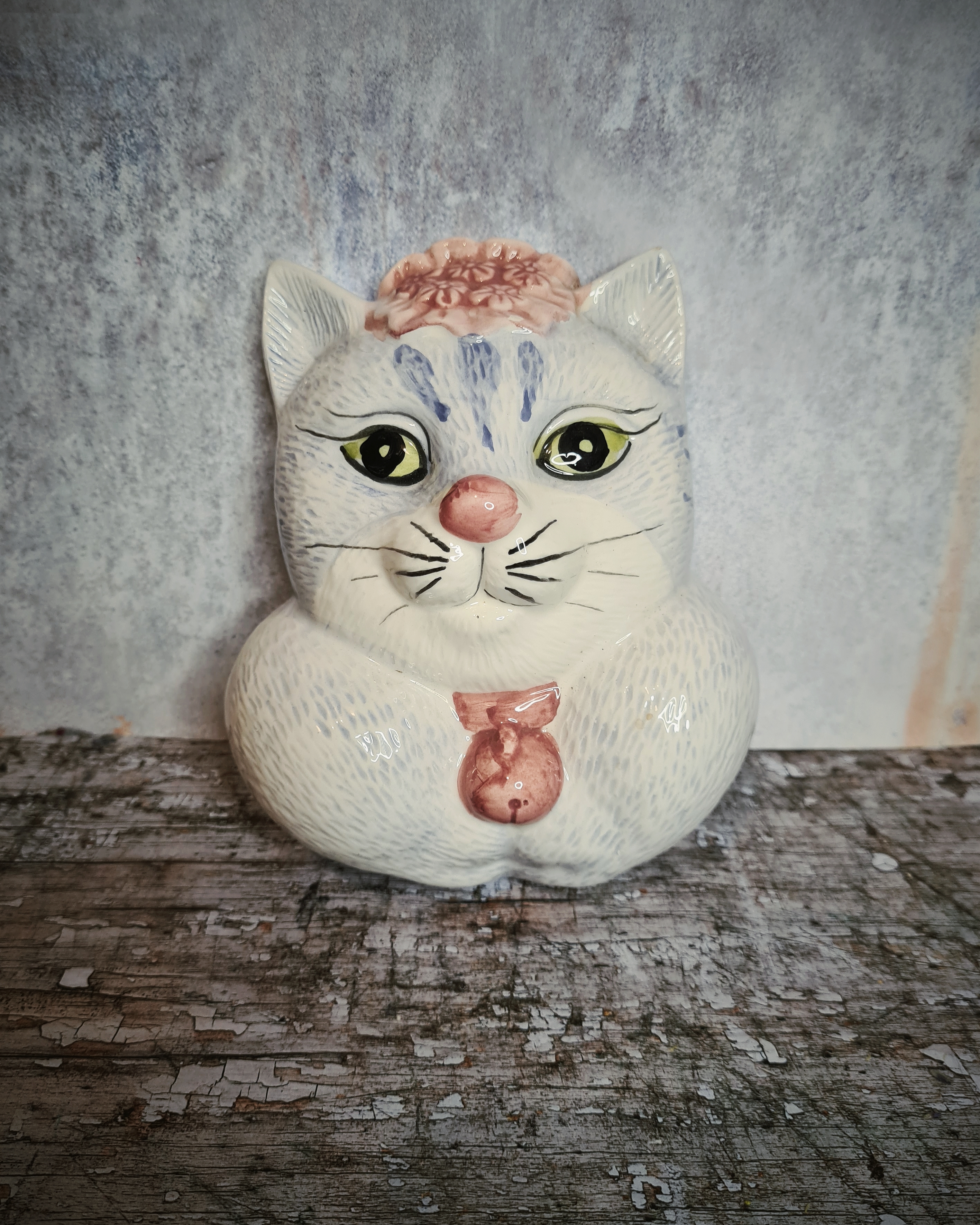 Vintage Kitsch Ceramic Cat Wall Hanging
