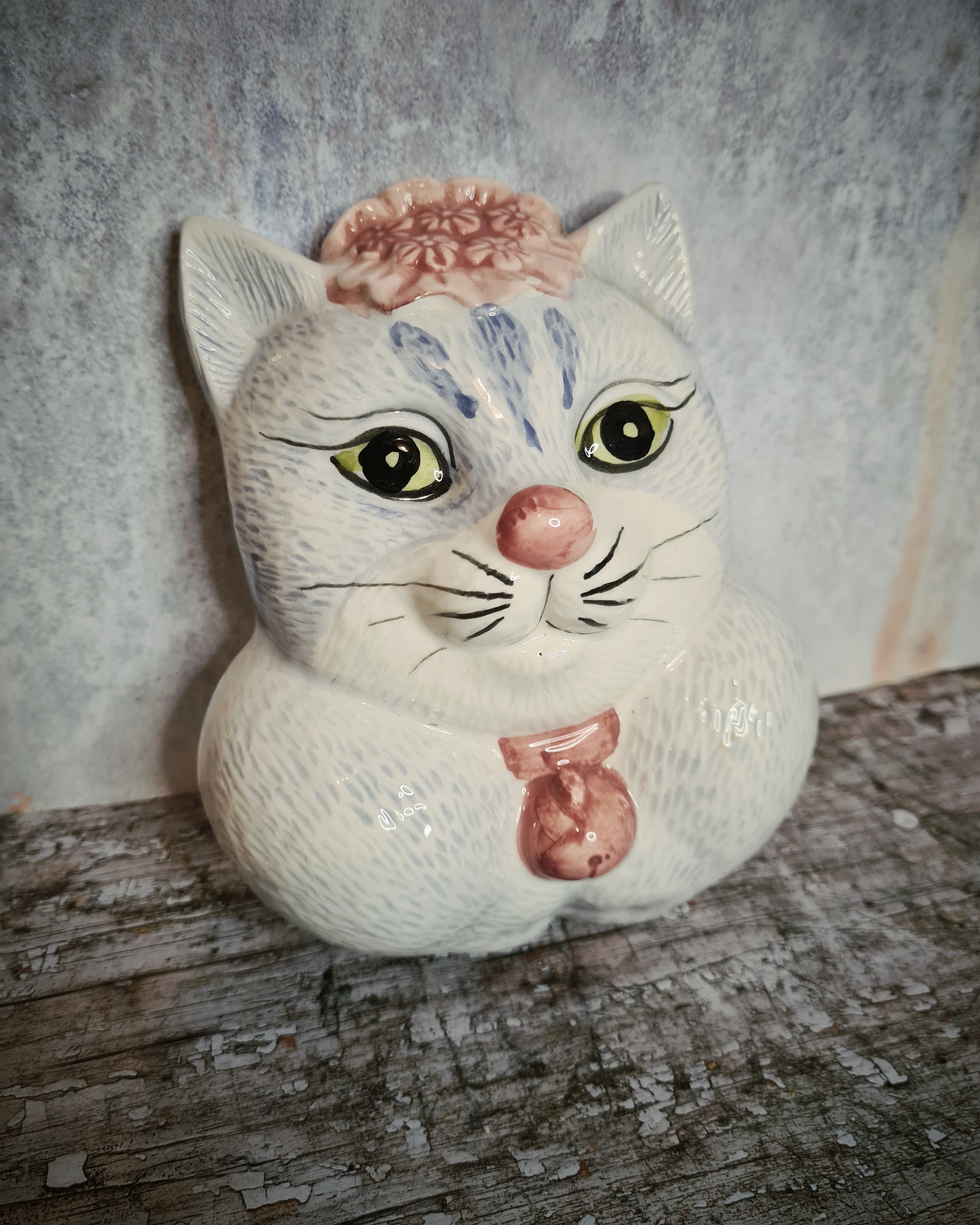 Vintage Kitsch Ceramic Cat Wall Hanging