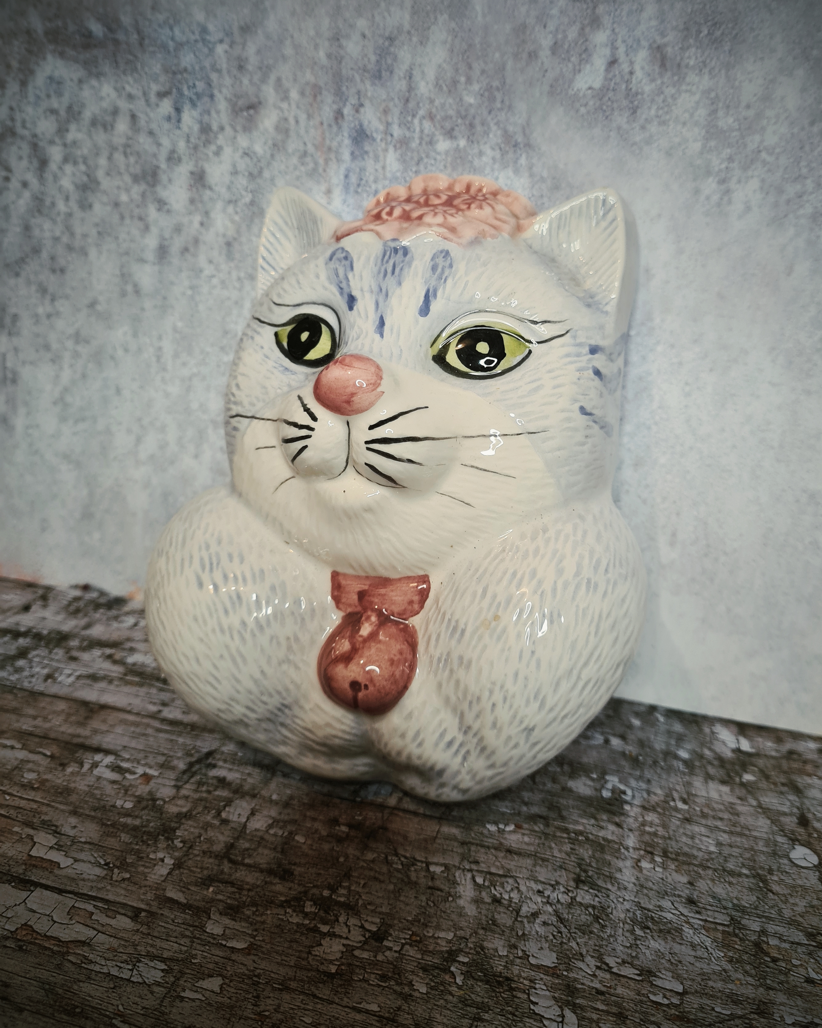 Vintage Kitsch Ceramic Cat Wall Hanging