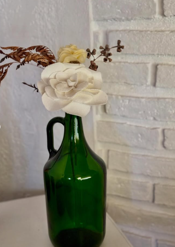 Flor decorativa simil...