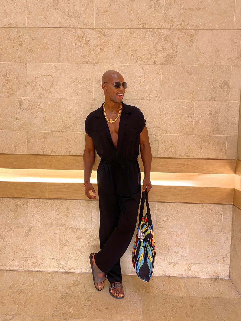 Monopantalon negro para hombre