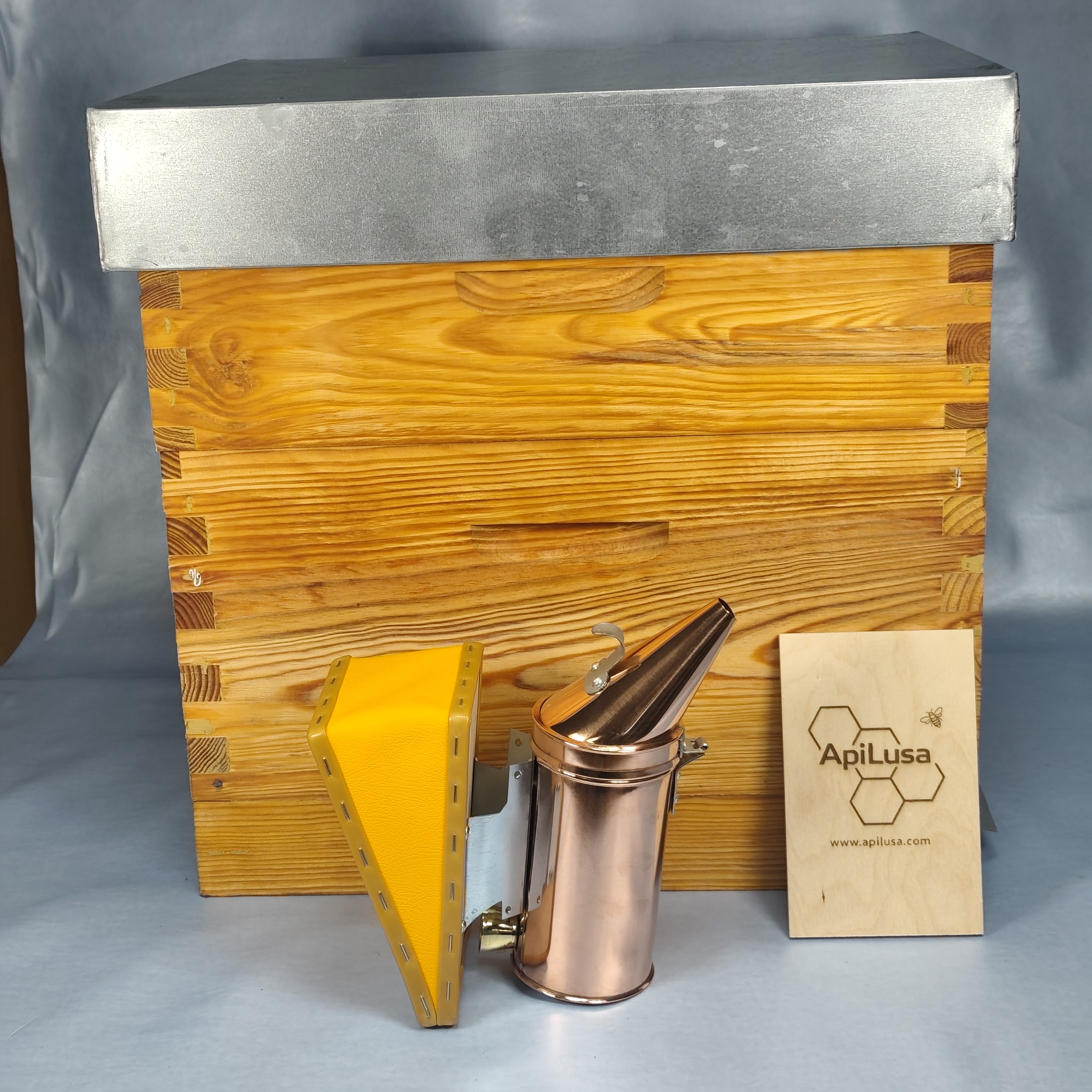 Medium Bee Copper Smoker