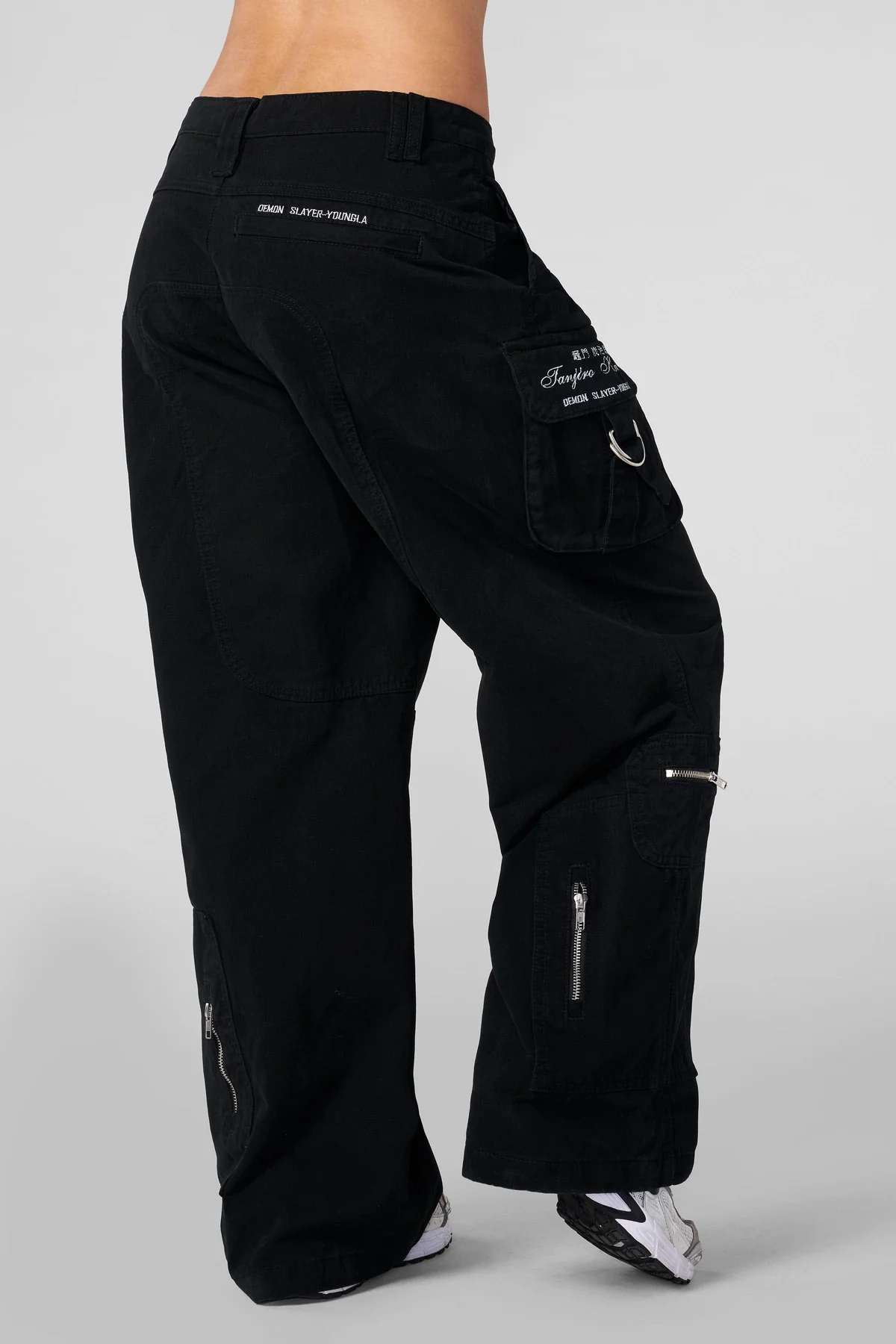 W2112 - Demon Slayer: Kimetsu No Yaiba - Cargo Pants