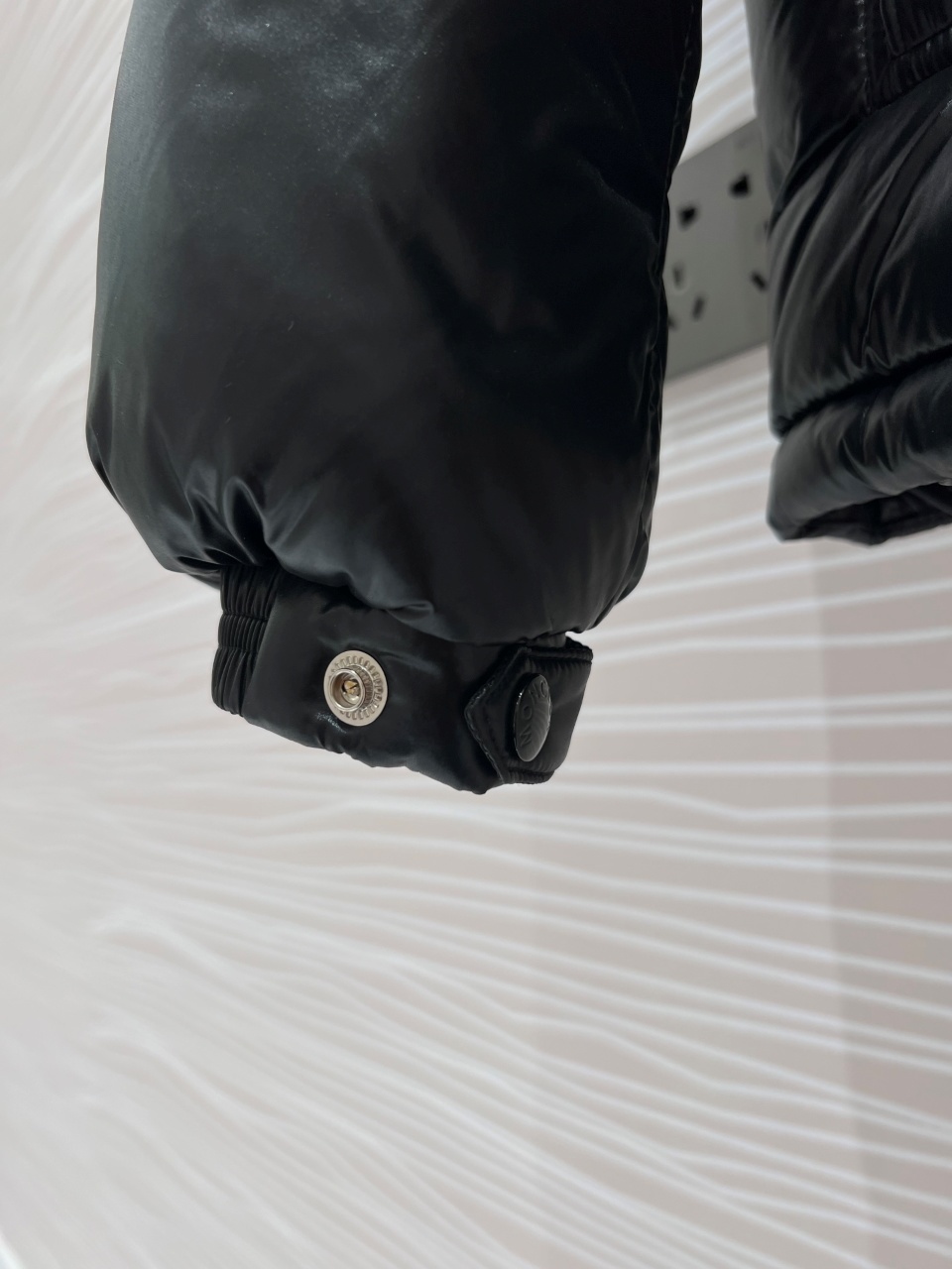 Montbeliard Hooded Short Down Jacket