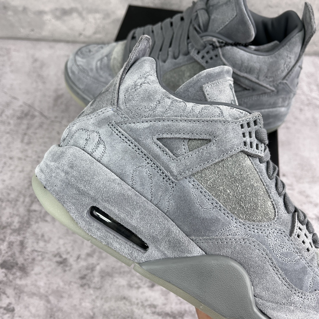 Jordan x Kaws Air Jordan 4 Retro