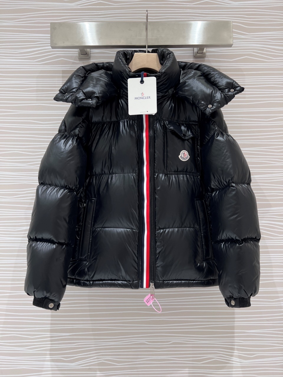 Montbeliard Hooded Short Down Jacket
