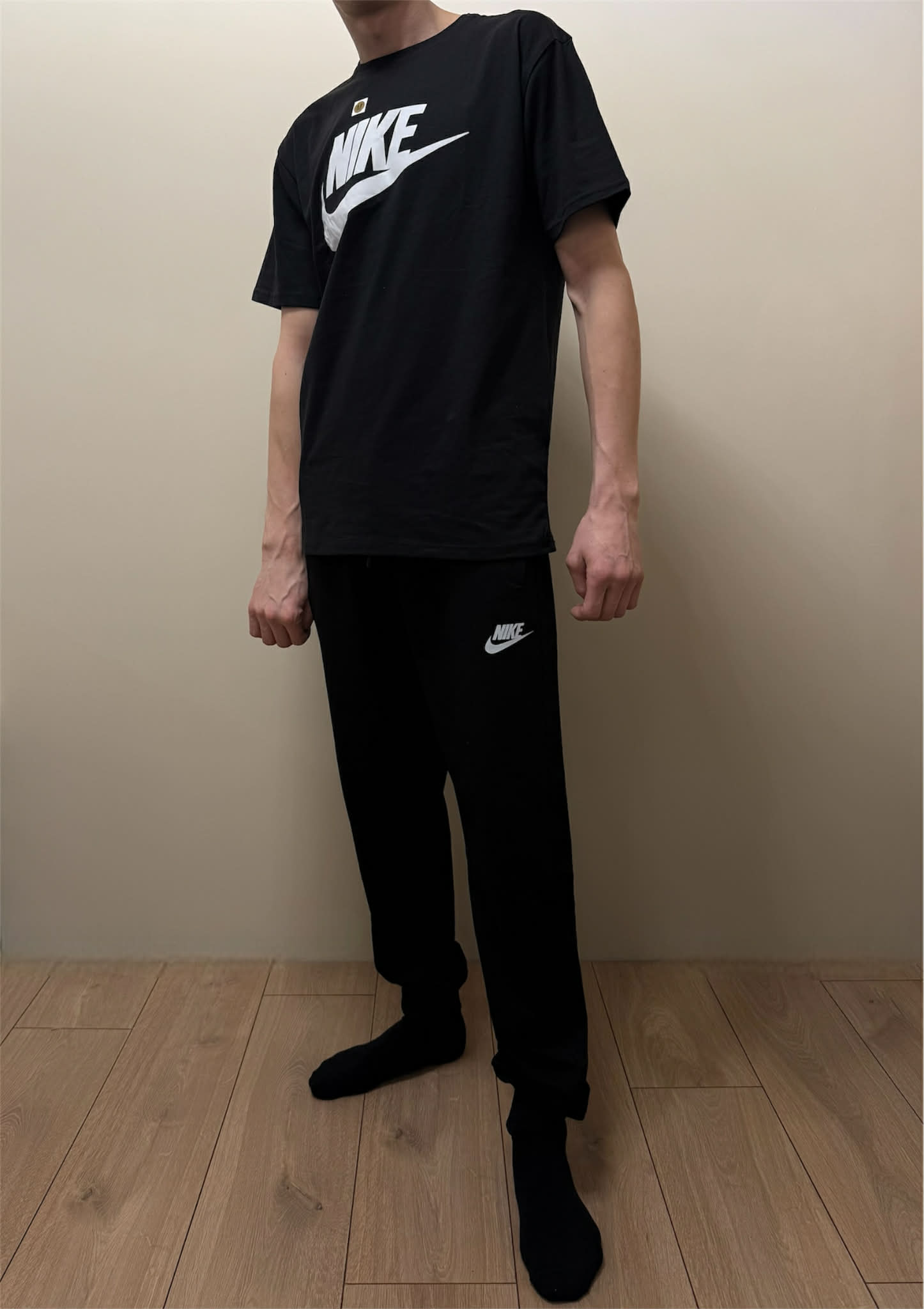 Vyriškas laisvalaikio komplektas – marškinėliai, kelnės ir šortai