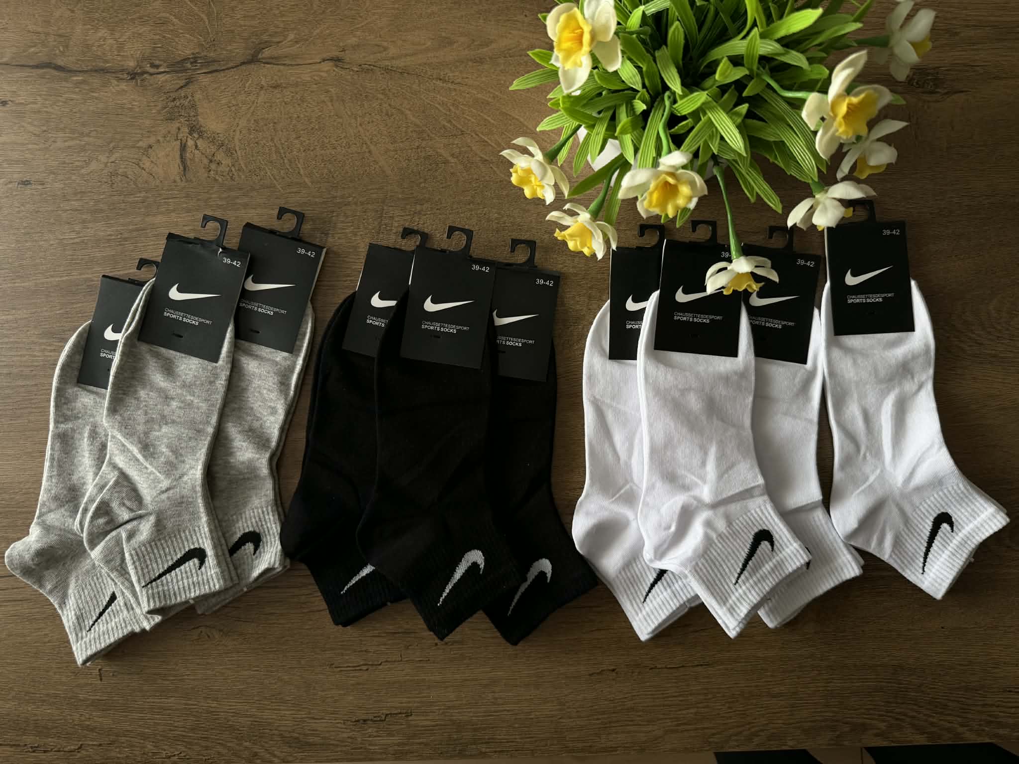 Spalvotos Nike kojinės (vidutinio ilgio) - 1 pora