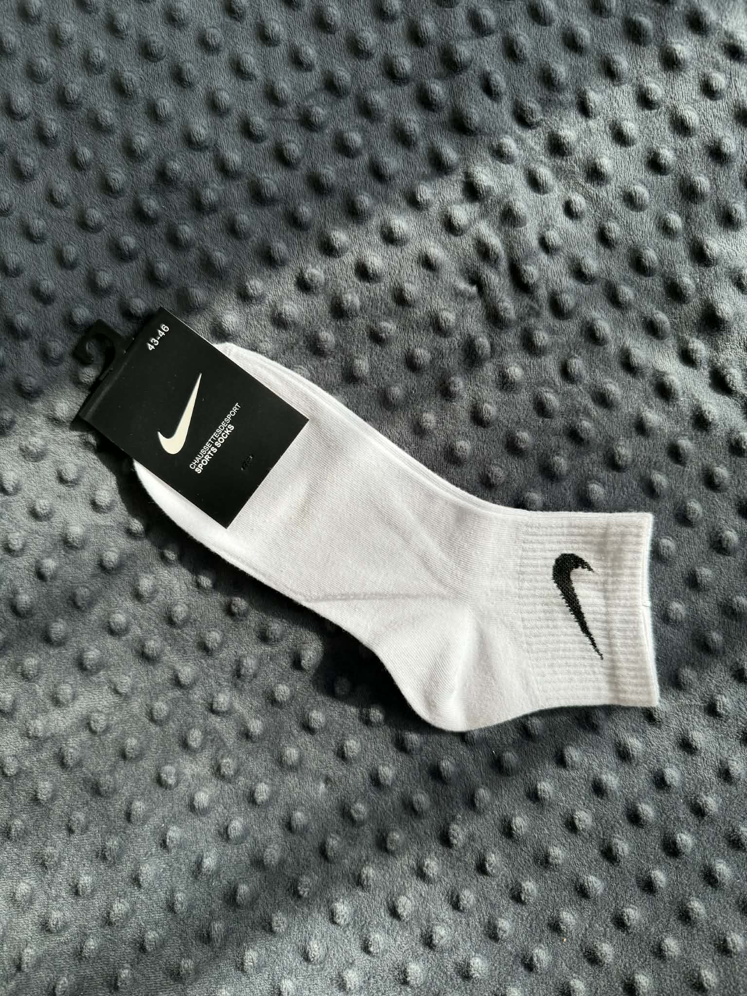 Nike sportinės kojinės (vidutinio ilgio) – baltos 1 pora