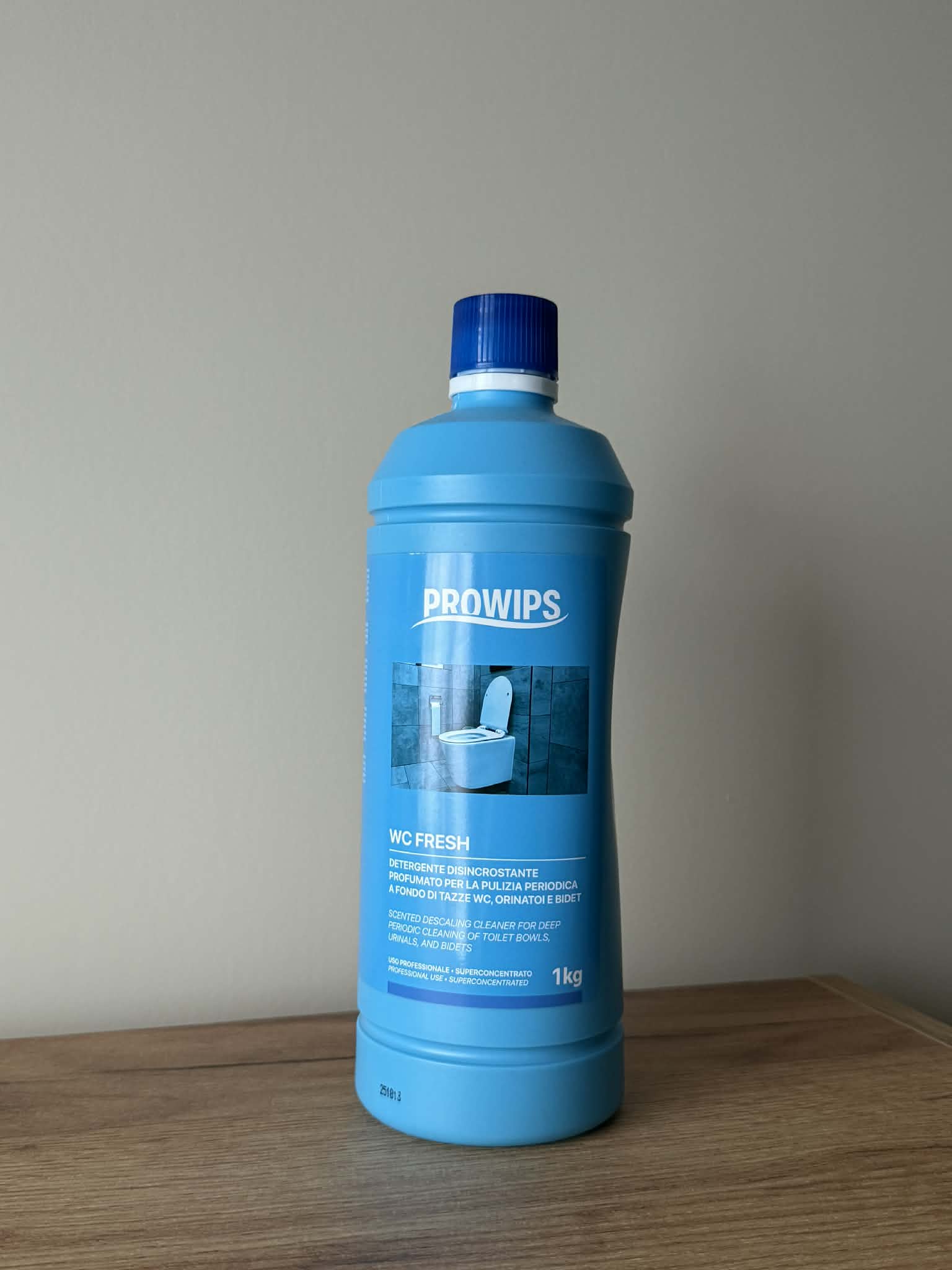 WC Fresh - Kvapnus nukalkinimo valiklis - 1L