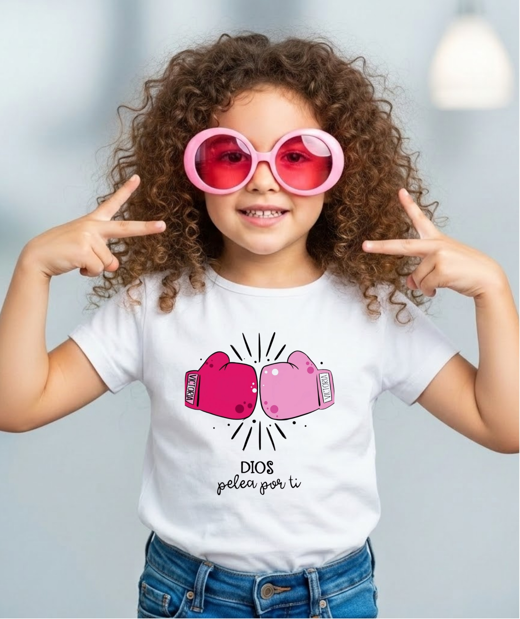 Remera infantil "Dios pelea por ti"