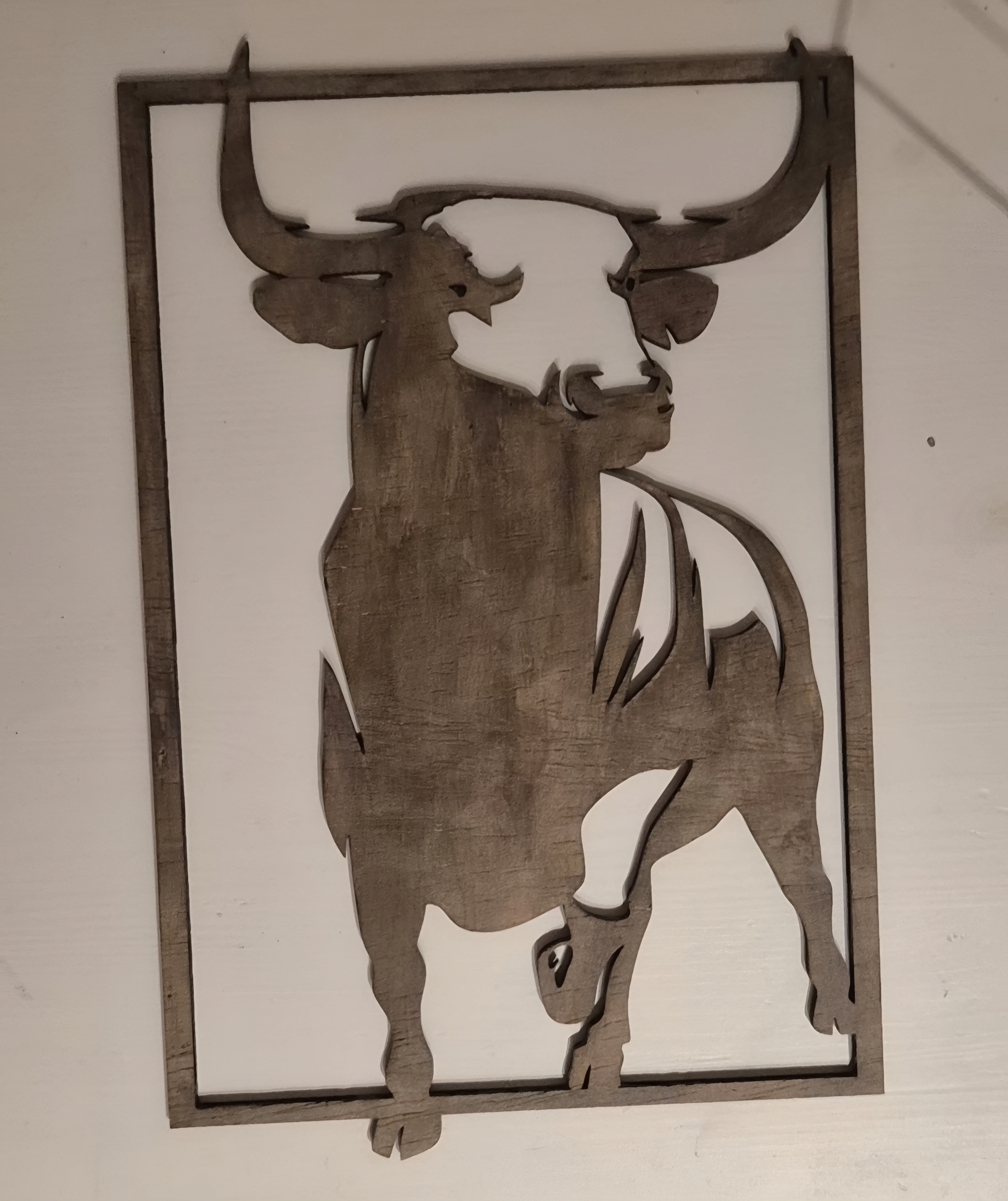 Escultura de Touro em Madeira