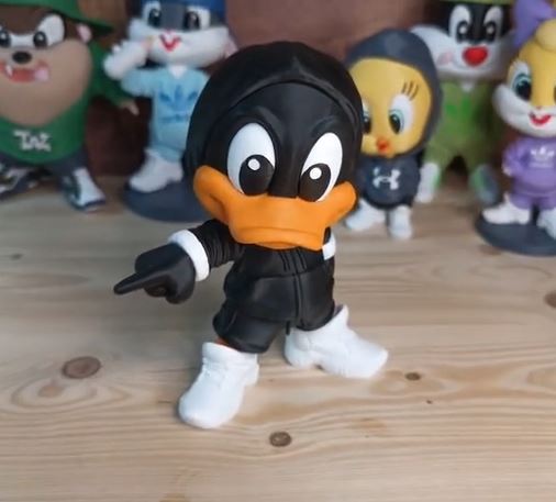 Baby Daffy Duck Figürü