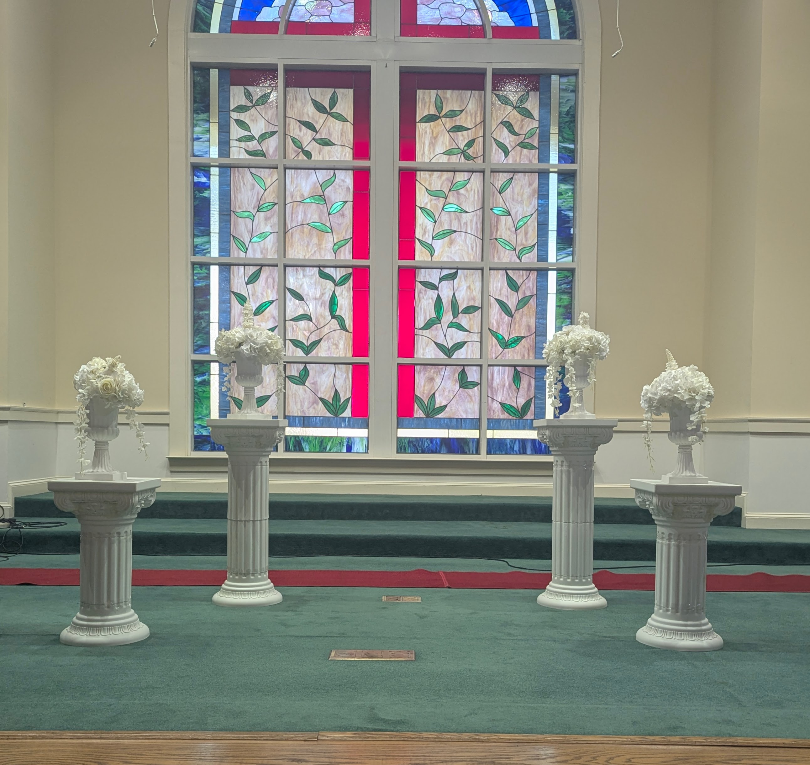 Classic White Pedestal Stand