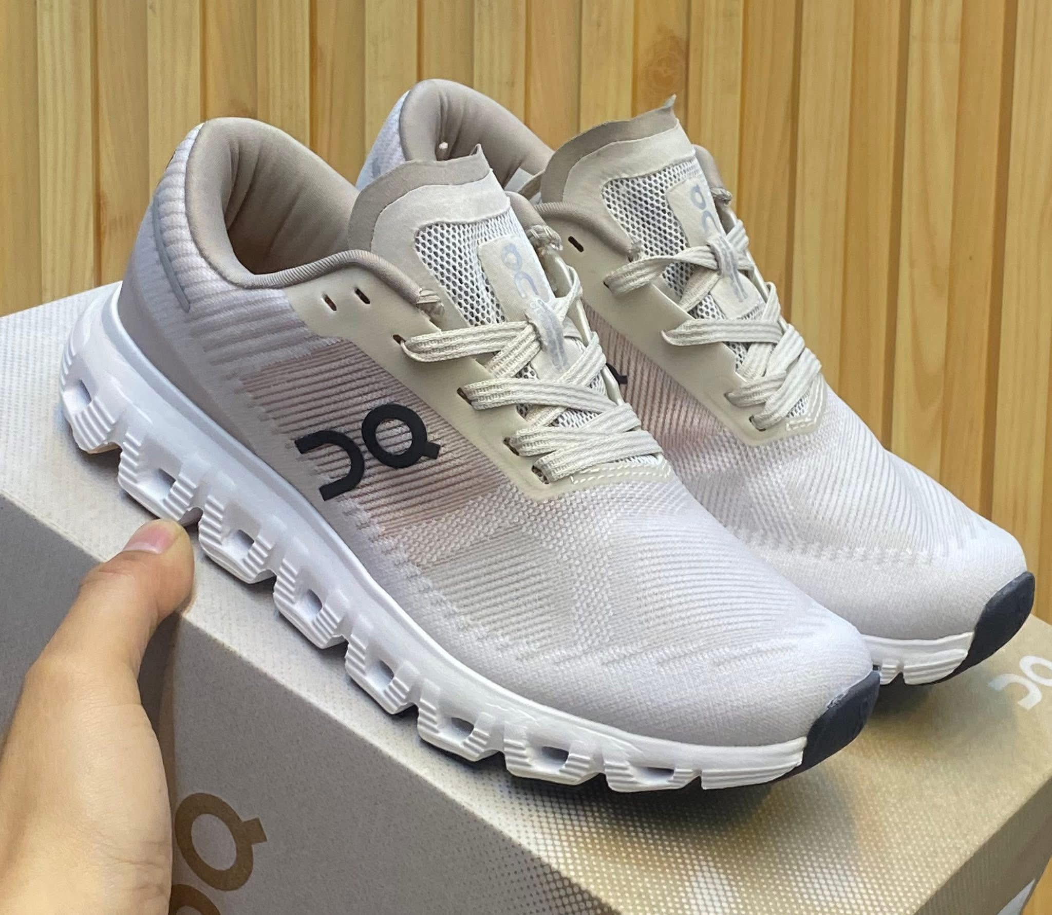 On Cloud 6 white brown Sneakers