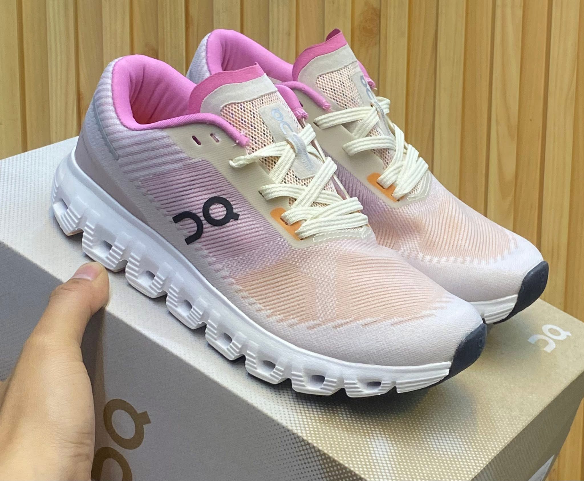 On Cloud 6 white pink Sneakers
