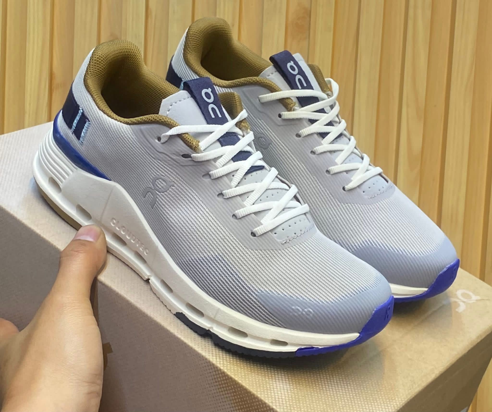 On Cloudnova Form 2 gray blue