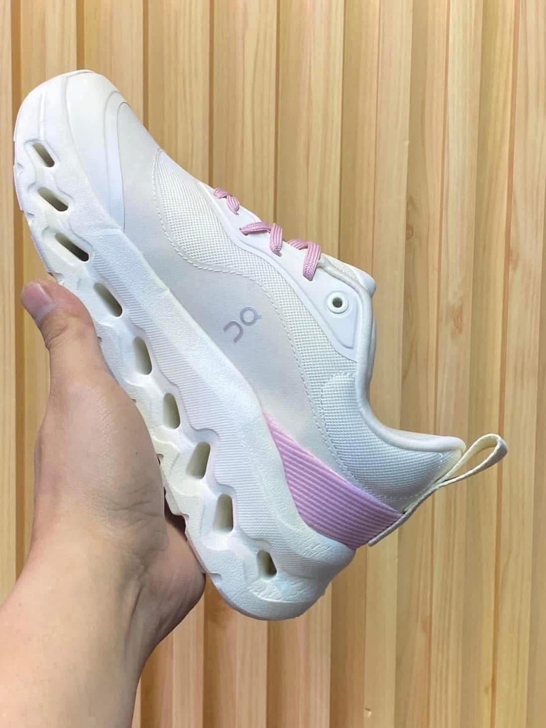 On x Loewe Cloudtilt 2 White pink Sneakers