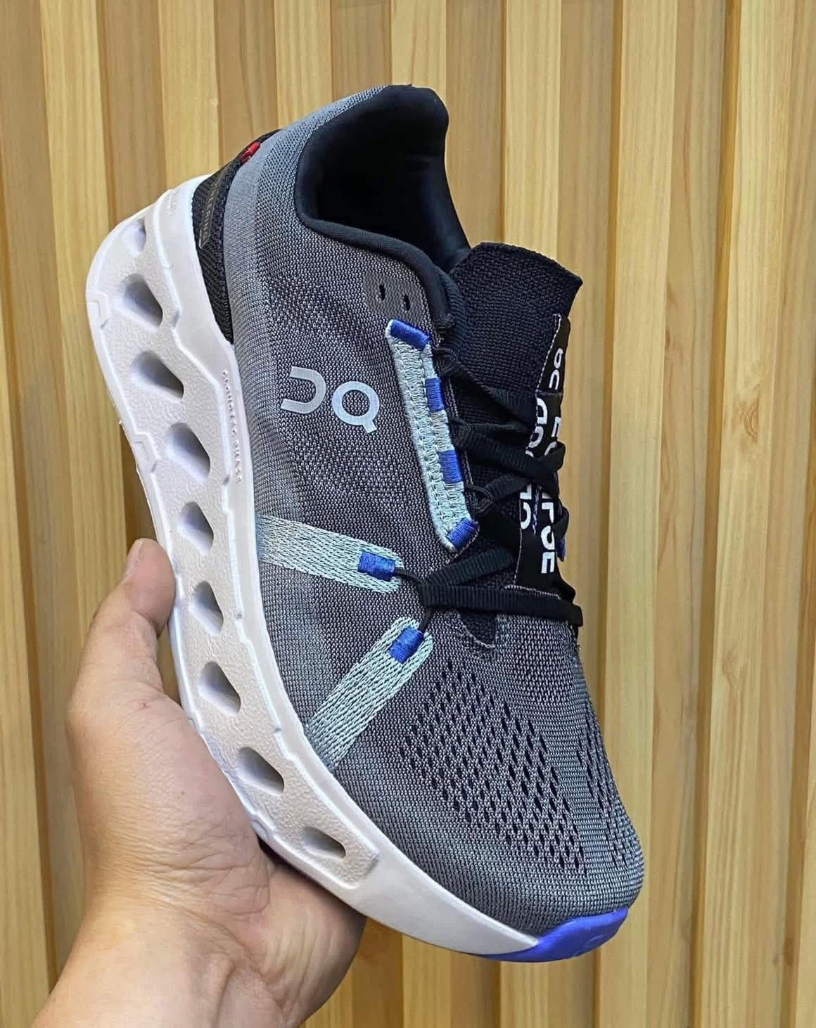 On Cloud eclipse gray Sneakers