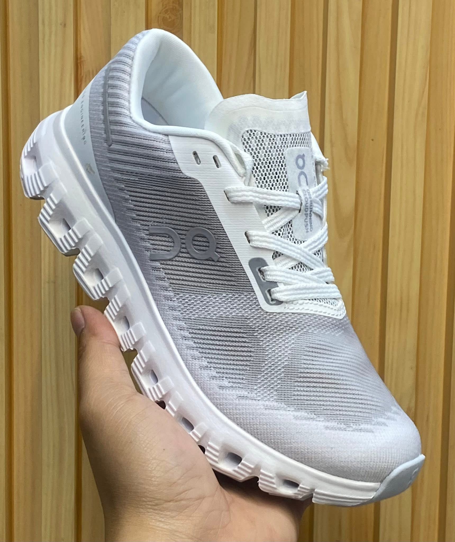 On Cloud 6 light gray Sneakers