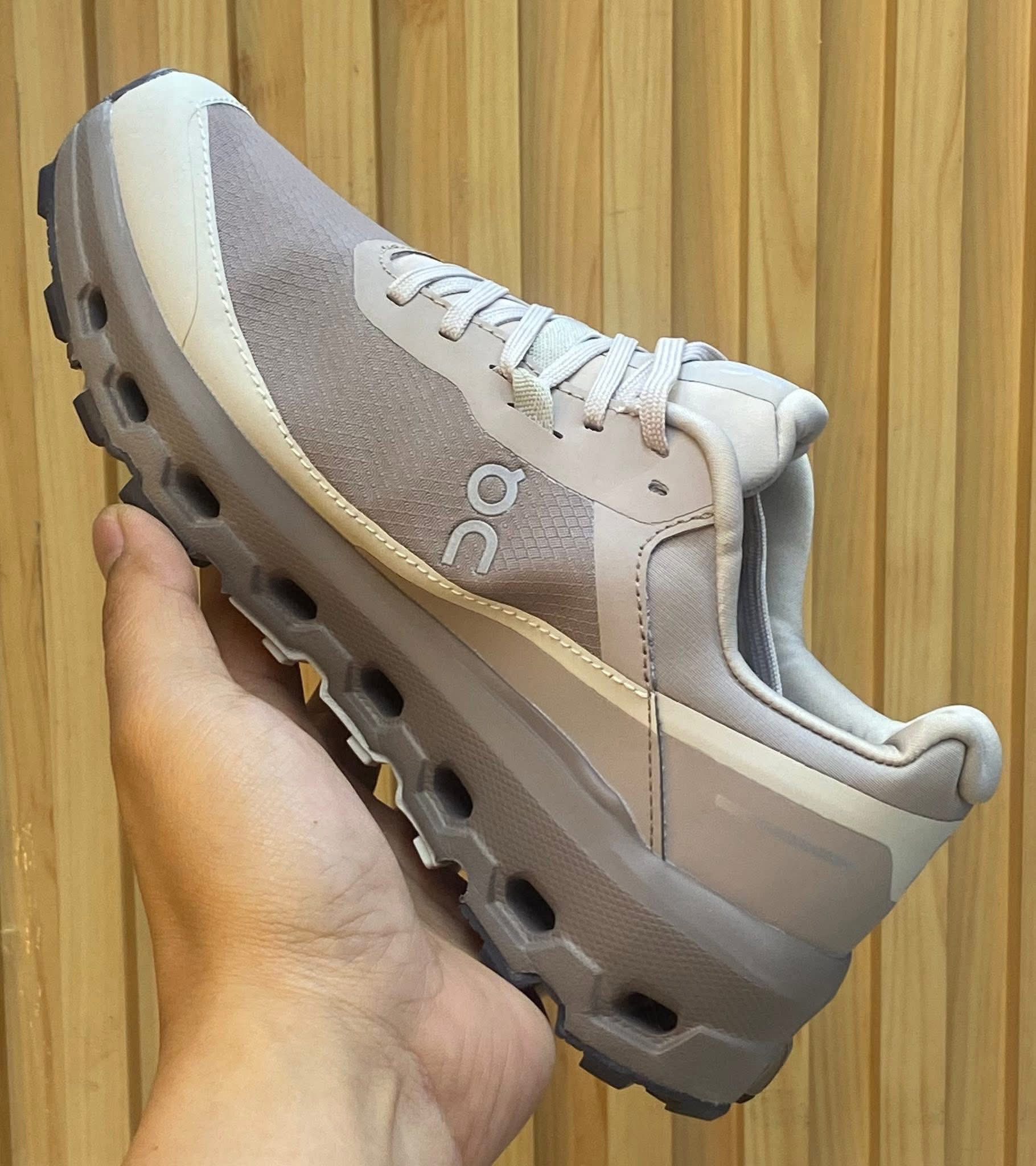 On Cloudvista 2 Fog Sneakers