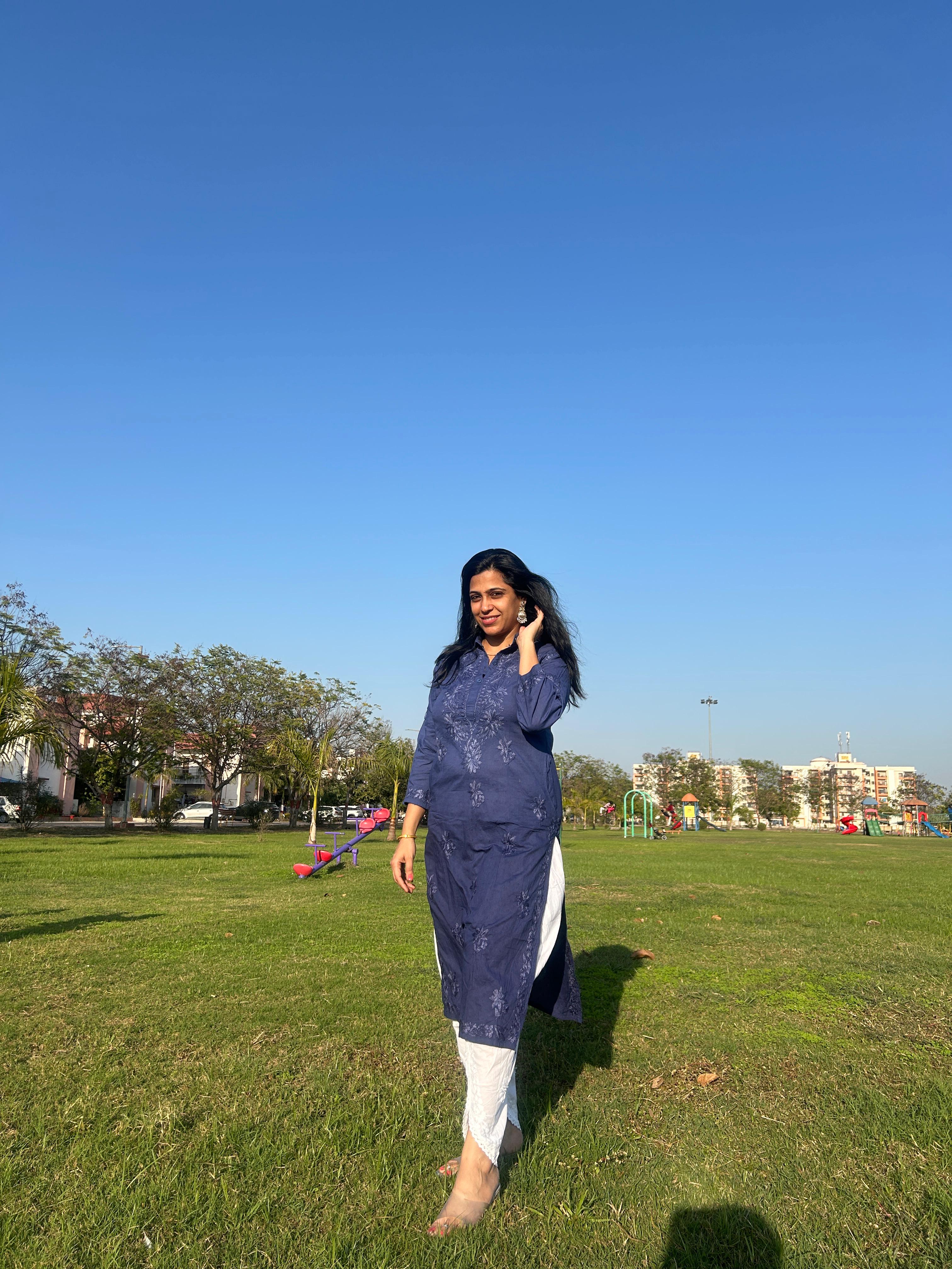 Dobby style dual shade kurti with collar & Pocket