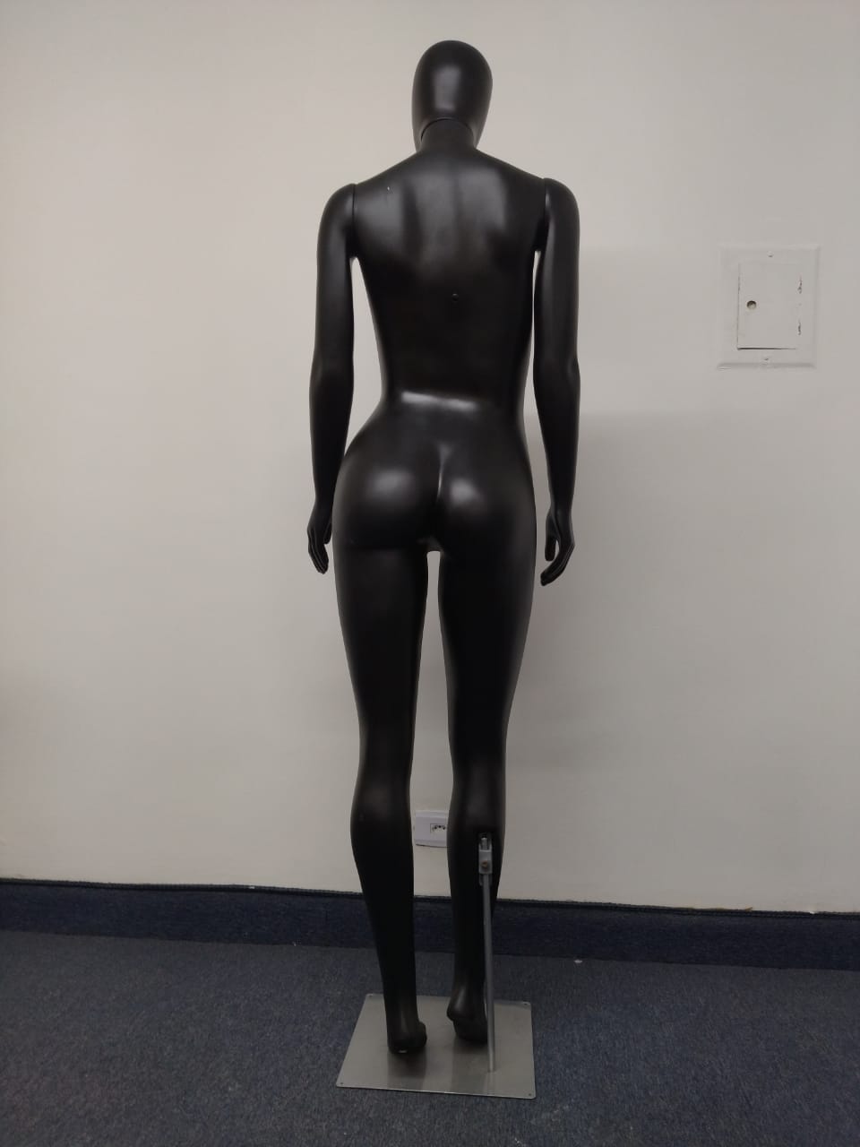 Manequim Feminino Fitness Preto Fosco