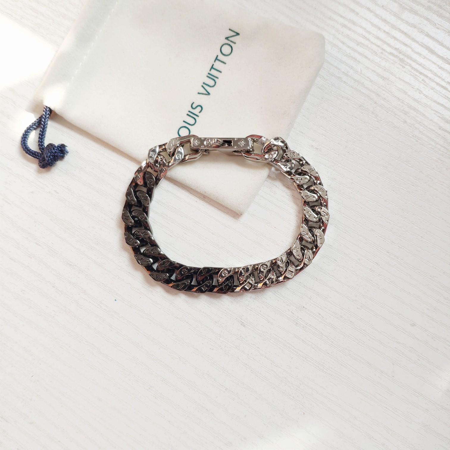 LV Monogram Black & White Chain [504190]
