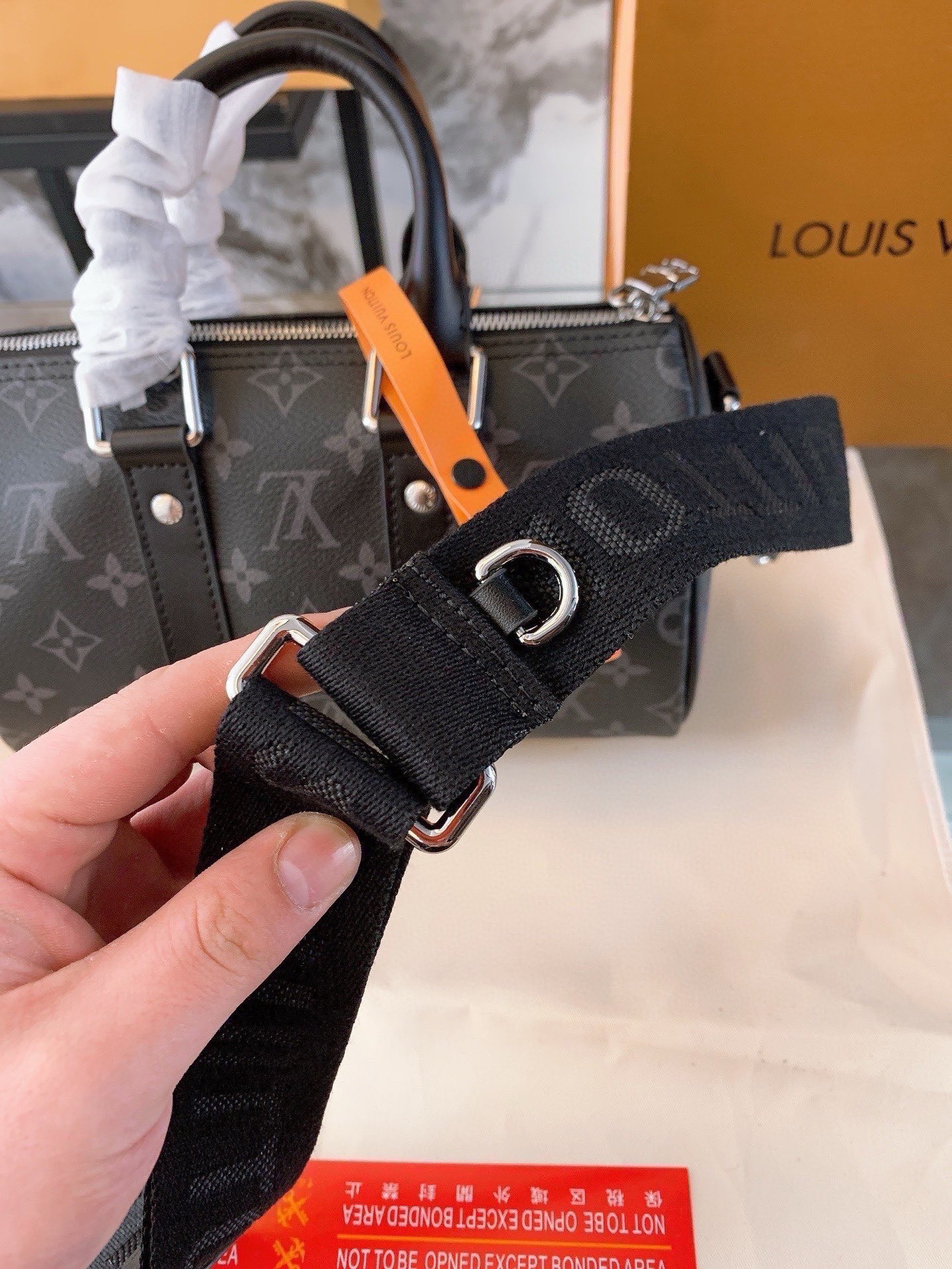 LV Keepall Black [504018]