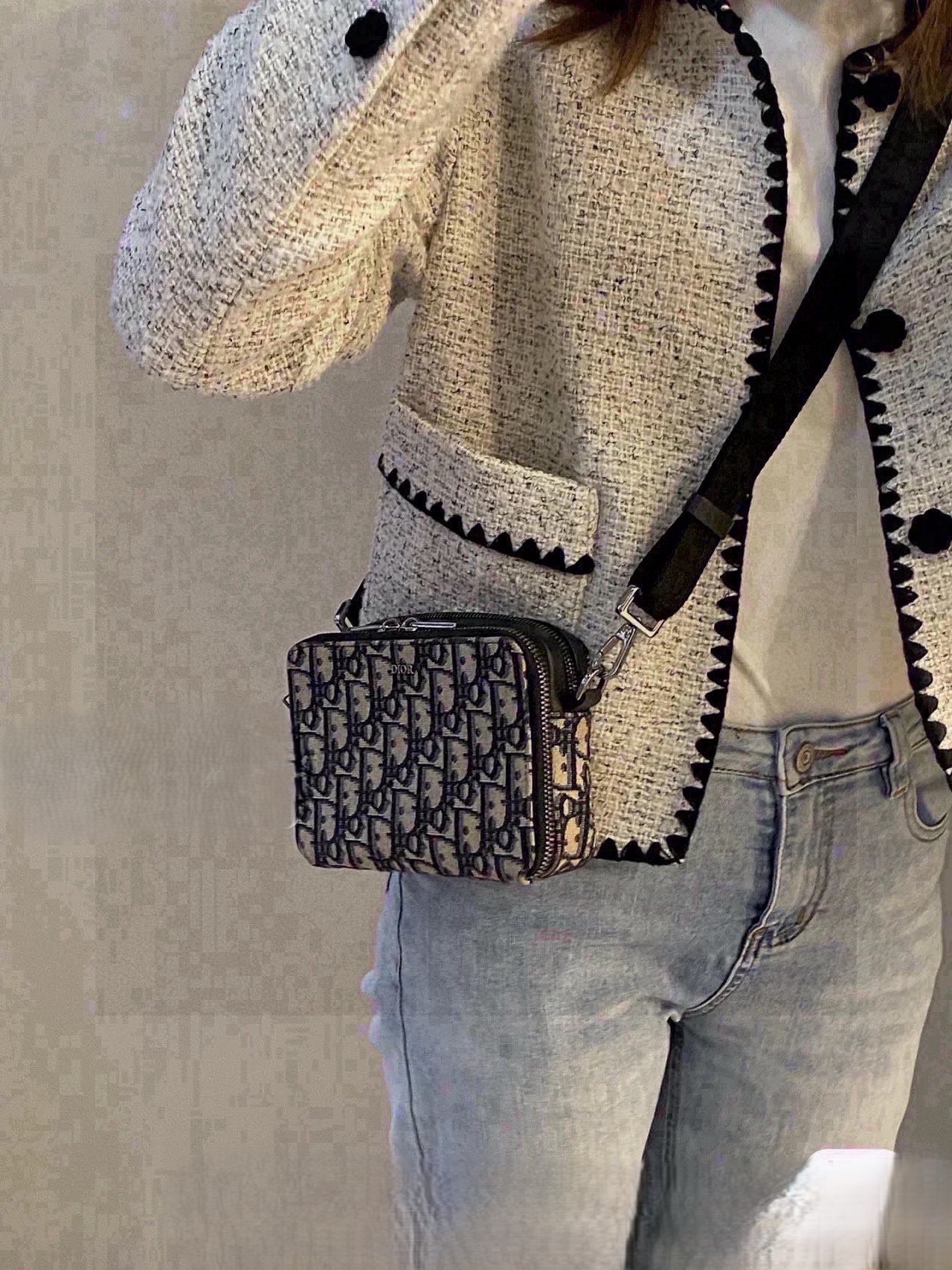 DIOR Zipped Pouch with Strap Beige and Black Dior Oblique Jacquard [503960]