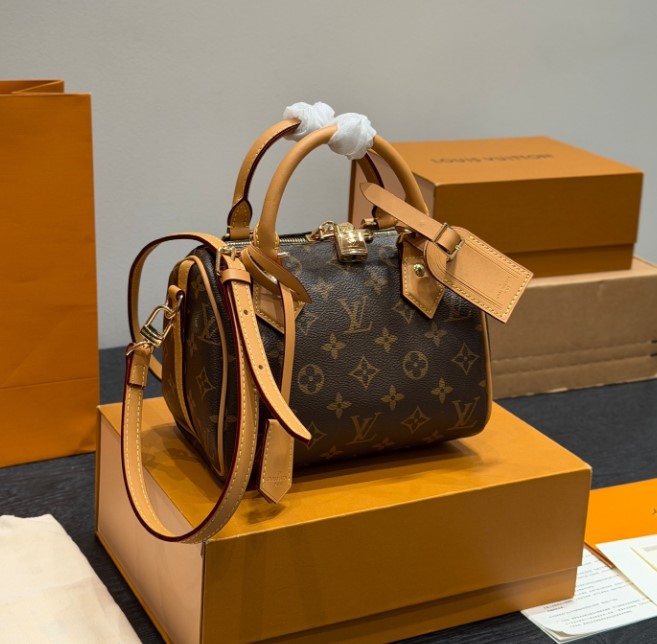 LV - Nano Speedy Premium Quality [501683]