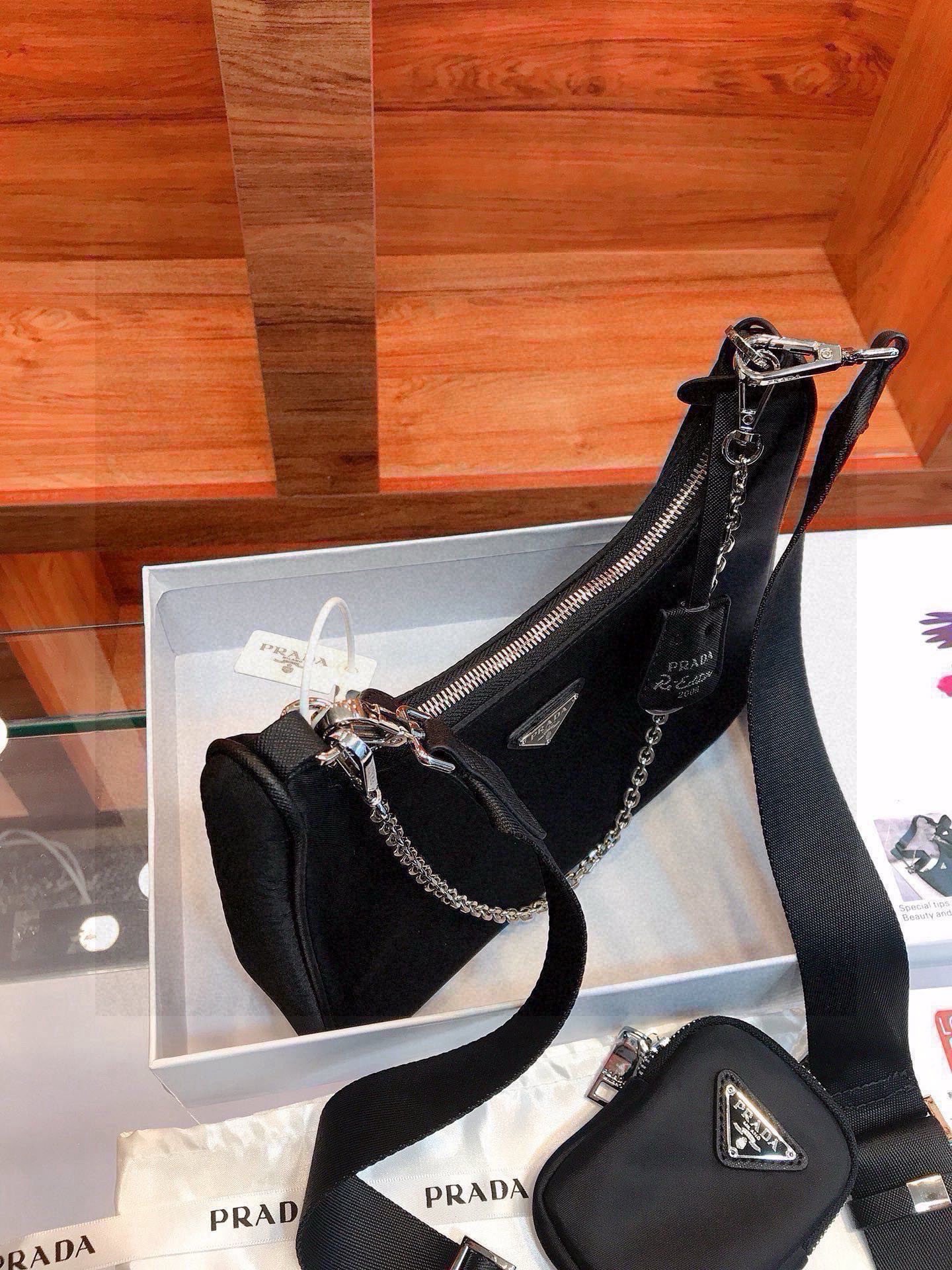 Prada Hobo Black [498306]