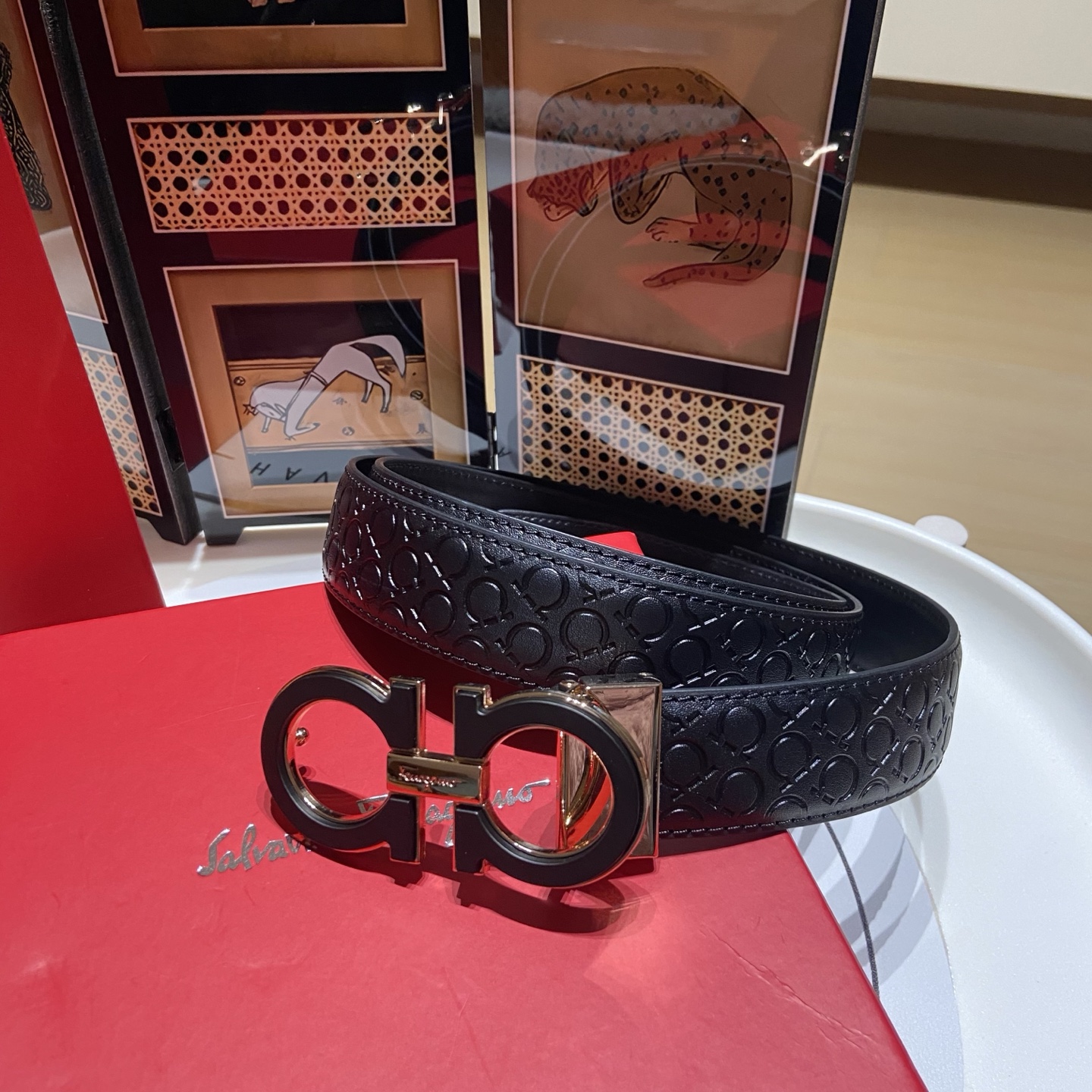 Ferragamo Black belt with gold-finish Gancini buckle [503485]