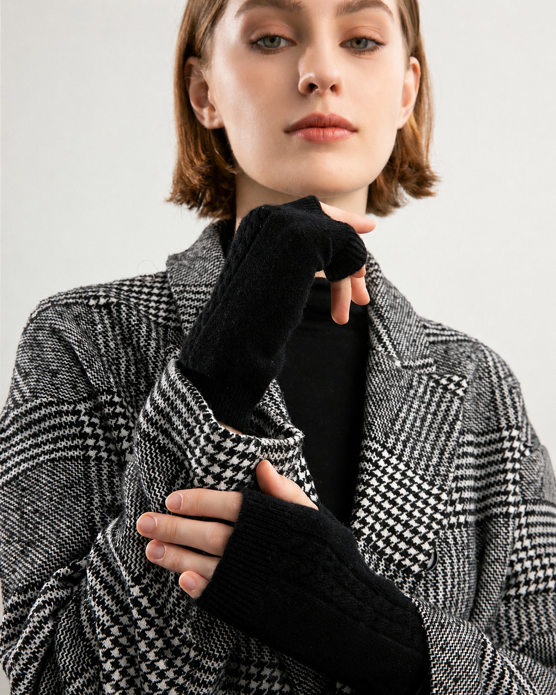 100% Pure Cashmere Fingerless Gloves with Cable Knit Detail