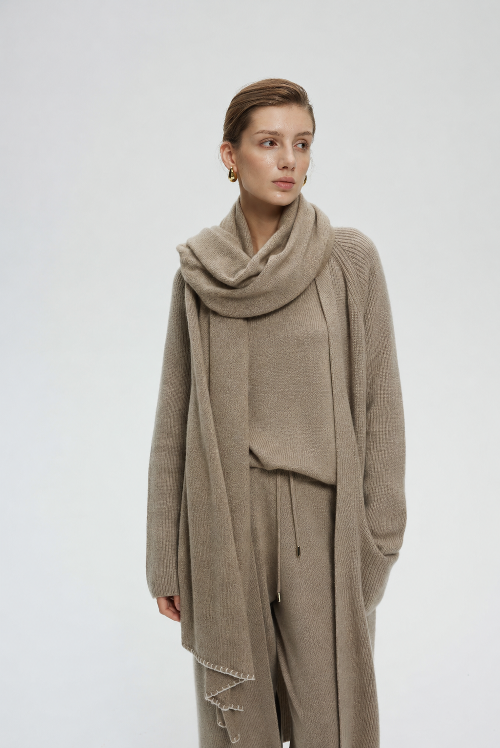 100% Cashmere Oversized Shawl with Hand-Stitched Edges – Khaki