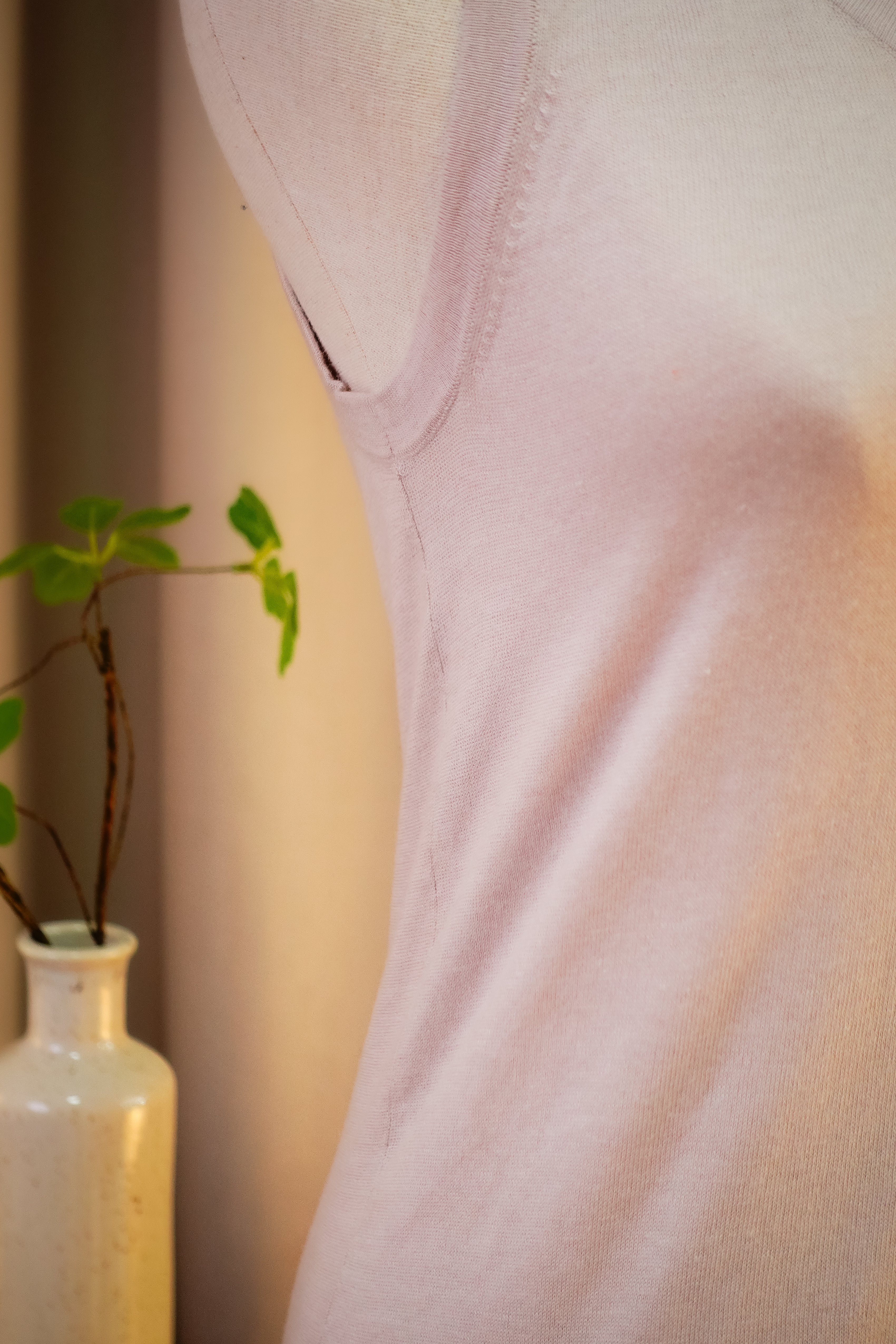100% Pure Ultra-Fine Worsted Cashmere Sleeveless Vest