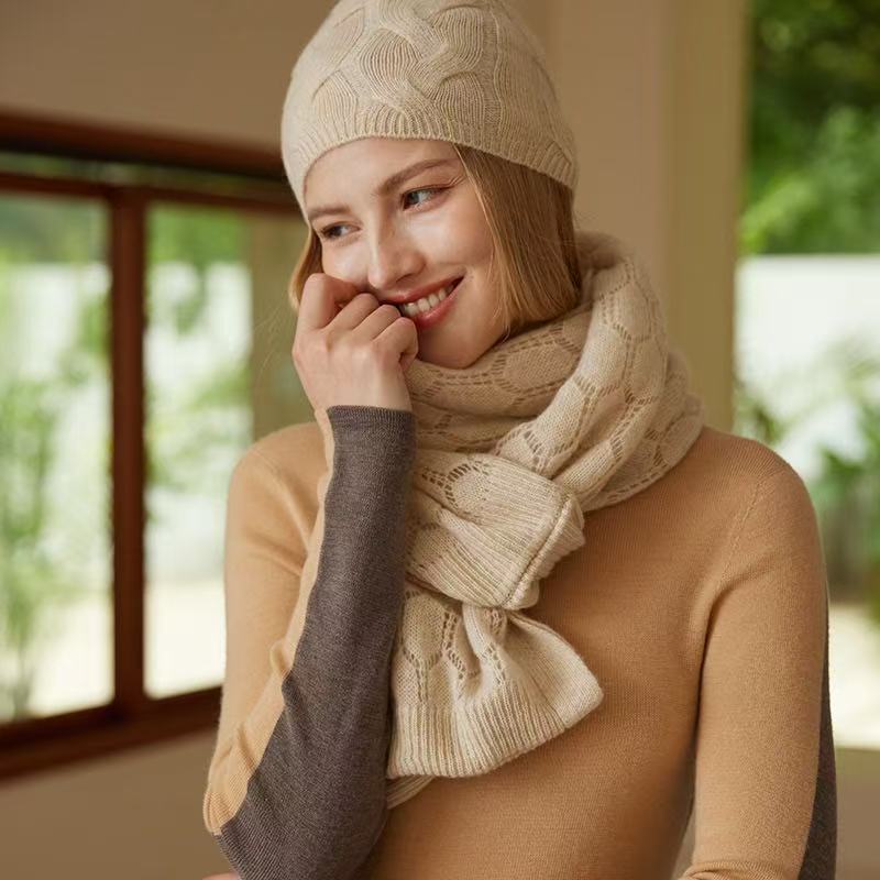 100% Cashmere Honeycomb Knit Sleeve Shawl