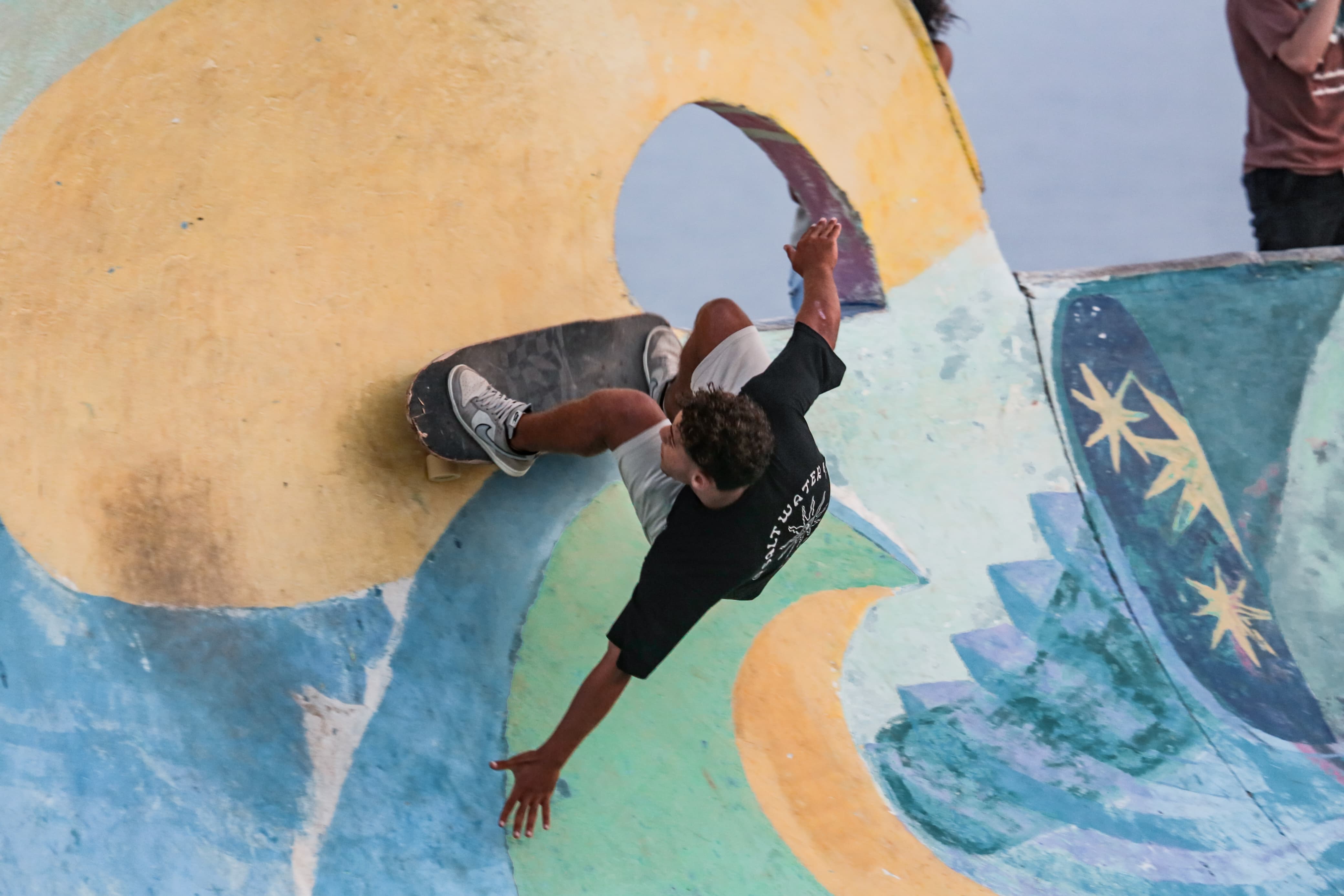 SURFS SKATE LESSON GROUP